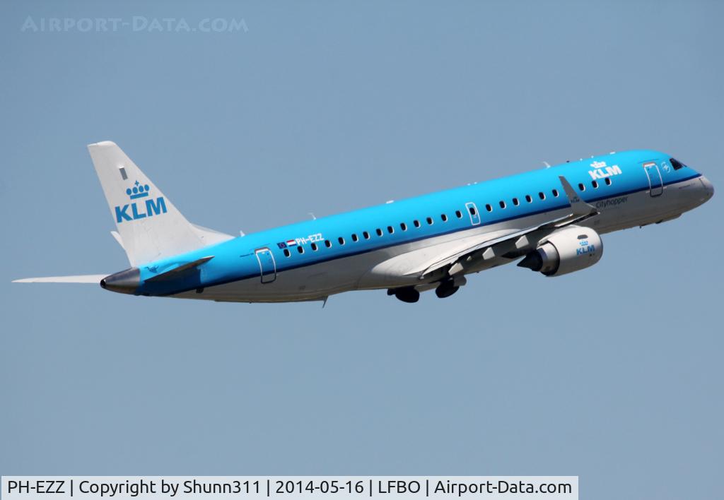 PH-EZZ, 2013 Embraer 190STD (ERJ-190-100) C/N 19000654, Taking off from rwy 32L