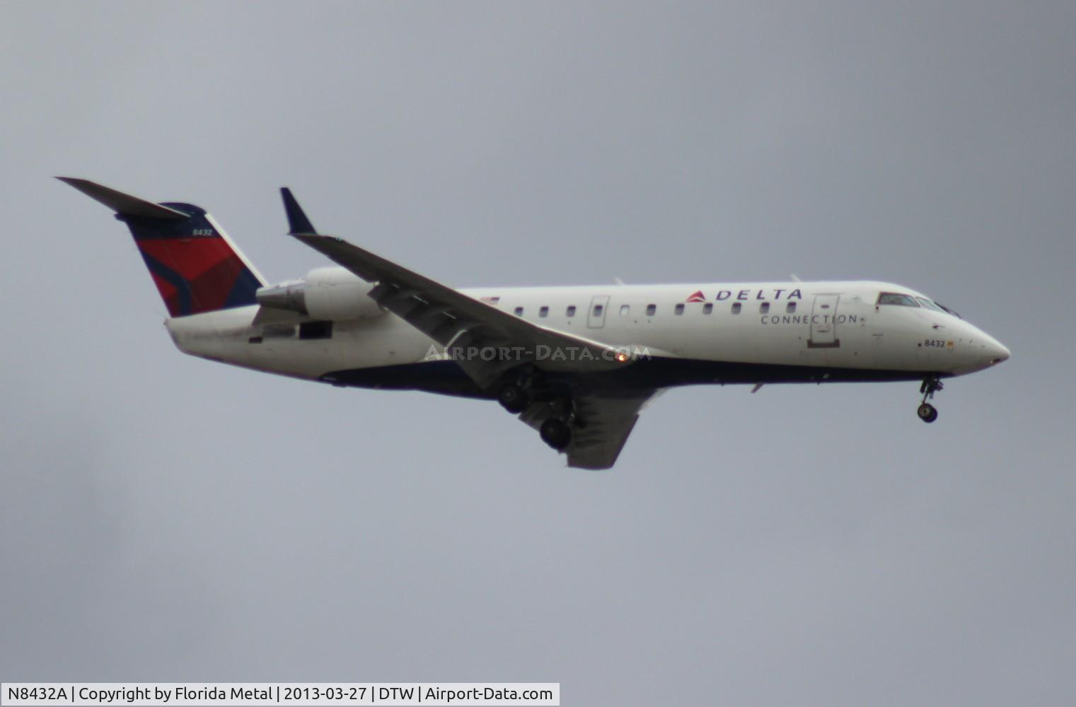 N8432A, 2000 Canadair CRJ-200LR (CL-600-2B19) C/N 7432, Delta Connection CRJ-200