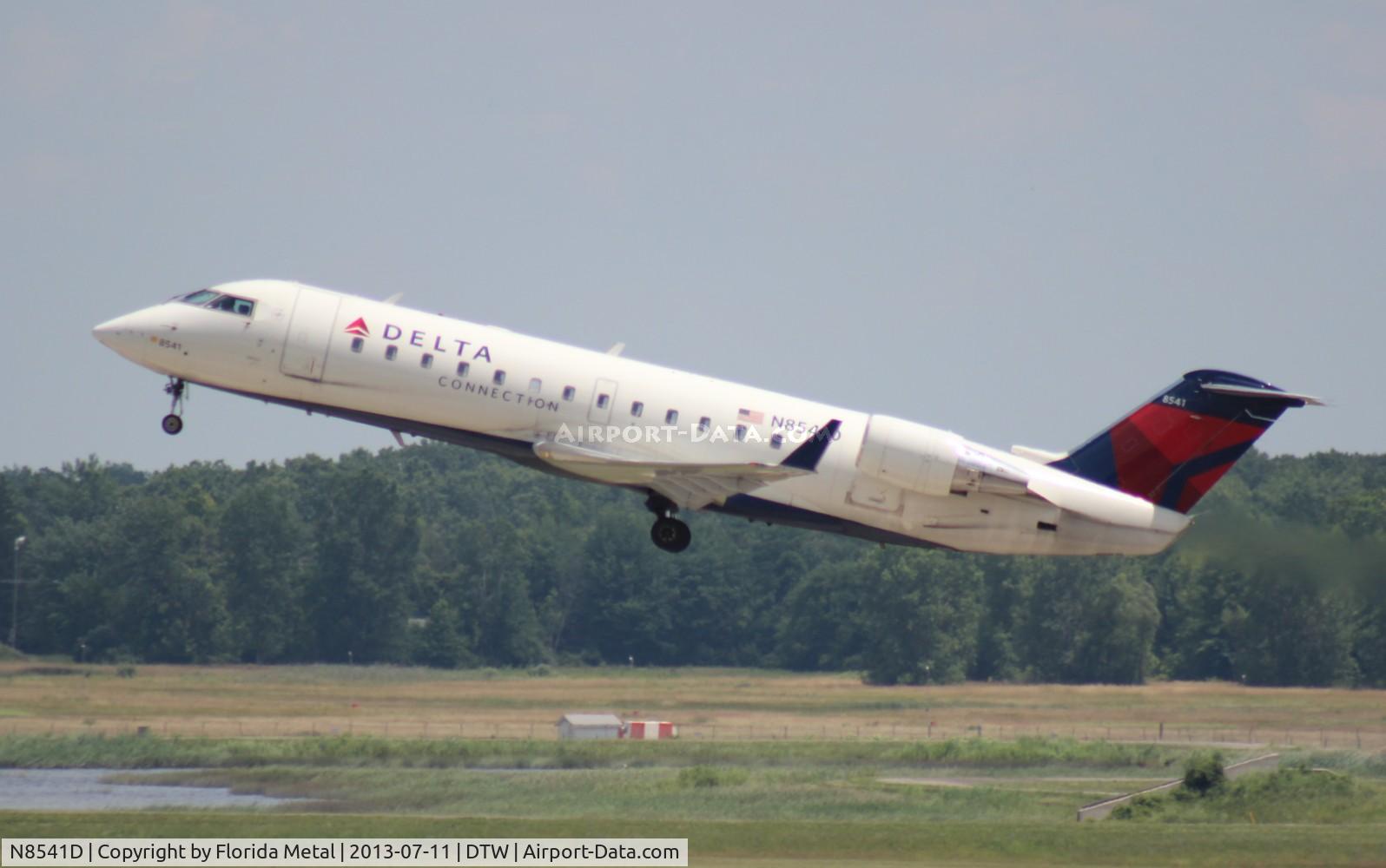 N8541D, 2001 Bombardier CRJ-200LR (CL-600-2B19) C/N 7541, Delta Connection CRJ-200