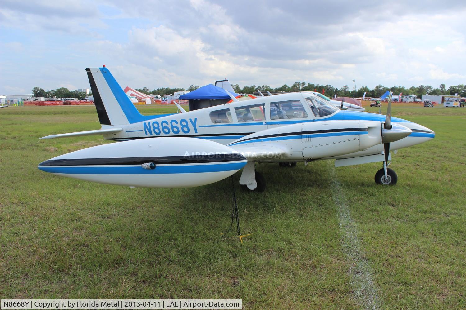 N8668Y, 1969 Piper PA-30 Twin Comanche C/N 30-1810, Twin Commanche at Sun N Fun