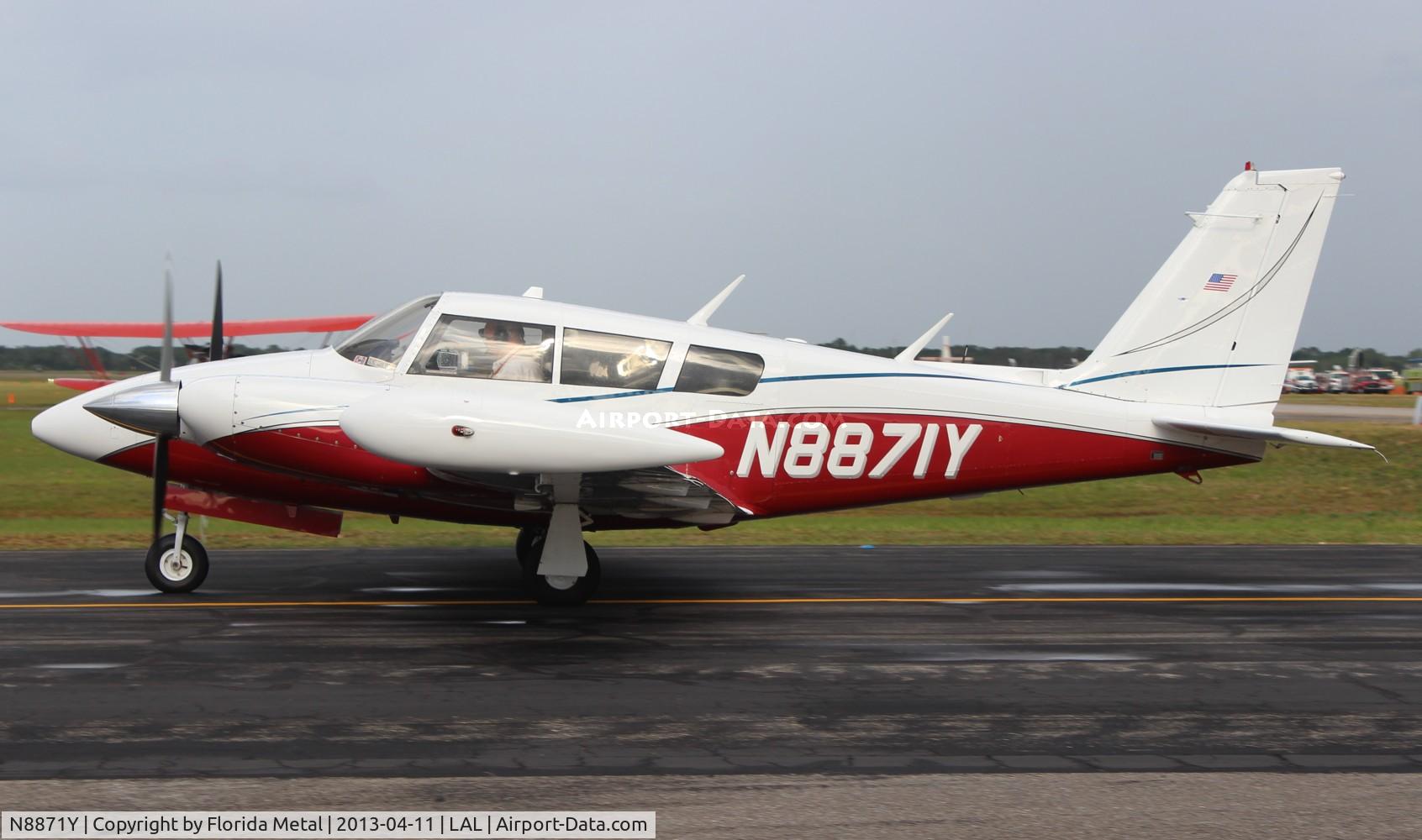 N8871Y, 1970 Piper PA-39 Twin Comanche C/N 39-27, Piper PA-39 at Sun N Fun