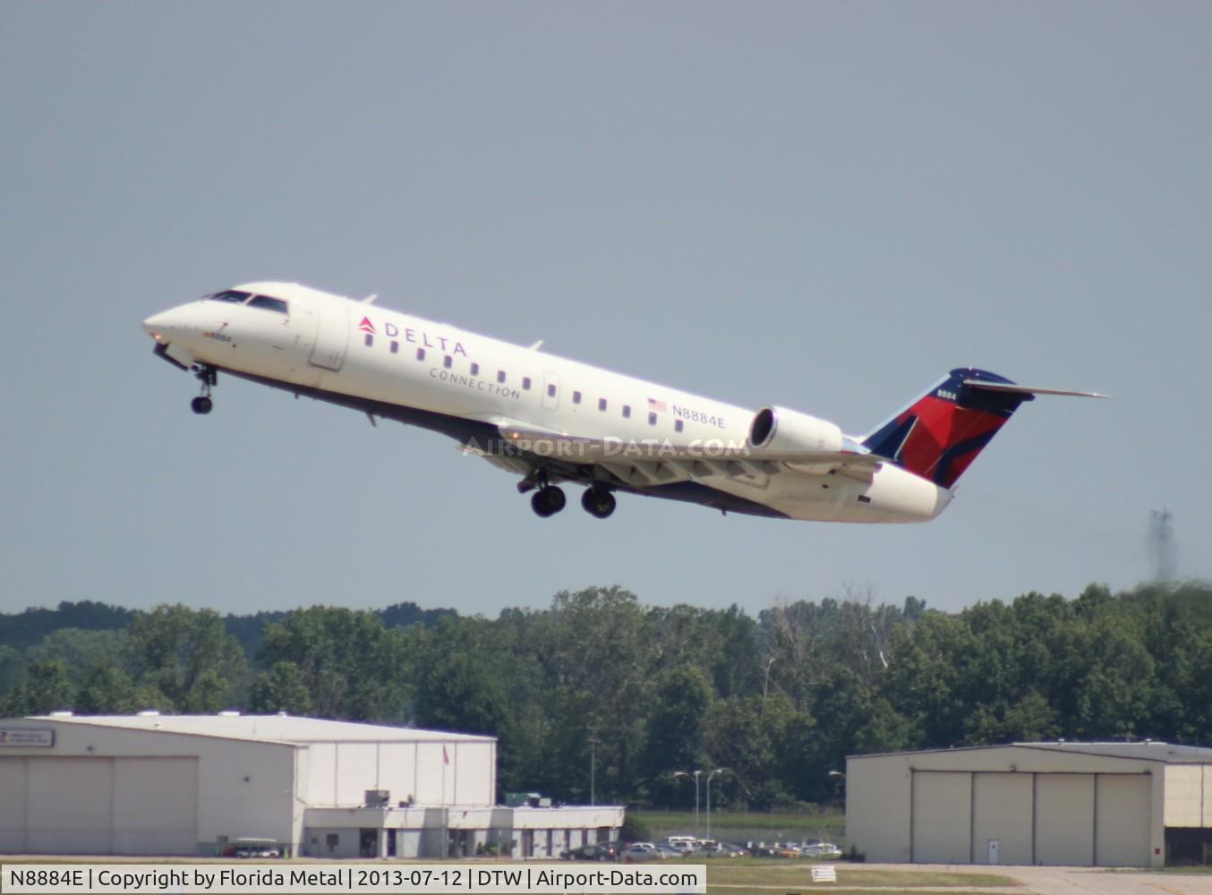 N8884E, 2003 Bombardier CRJ-200 (CL-600-2B19) C/N 7884, Delta Connection CRJ