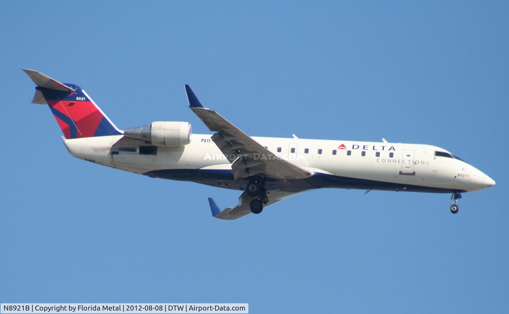 N8921B, 2004 Canadair CRJ-440 (CL-600-2B19) Regional Jet C/N 7921, Delta Connection CRJ-200