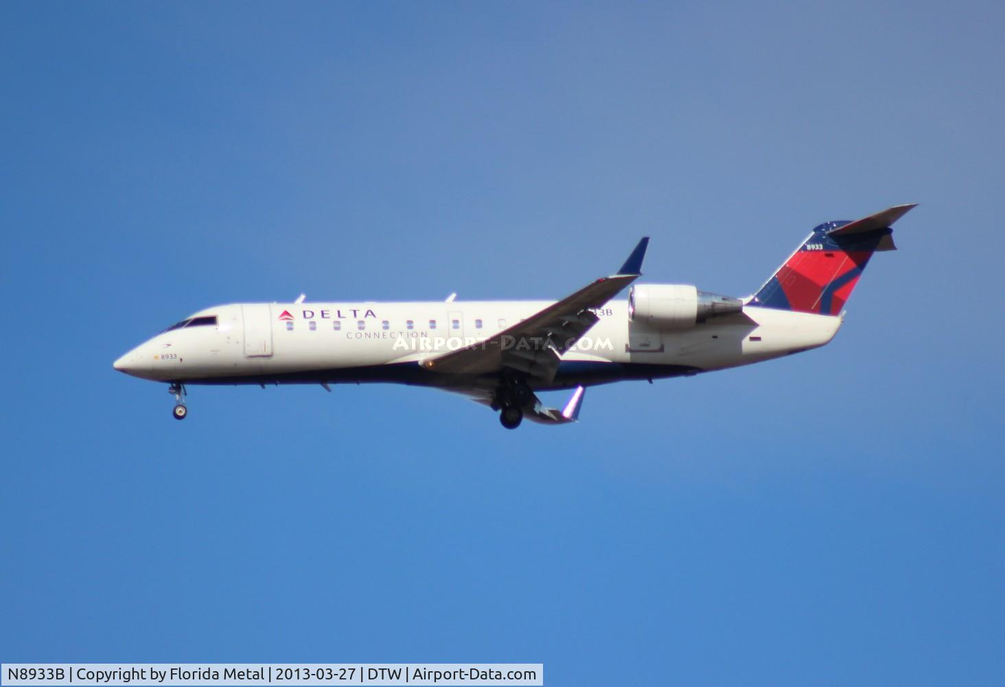 N8933B, 2004 Bombardier CRJ-200 (CL-600-2B19) C/N 7933, Delta Connection CRJ-200