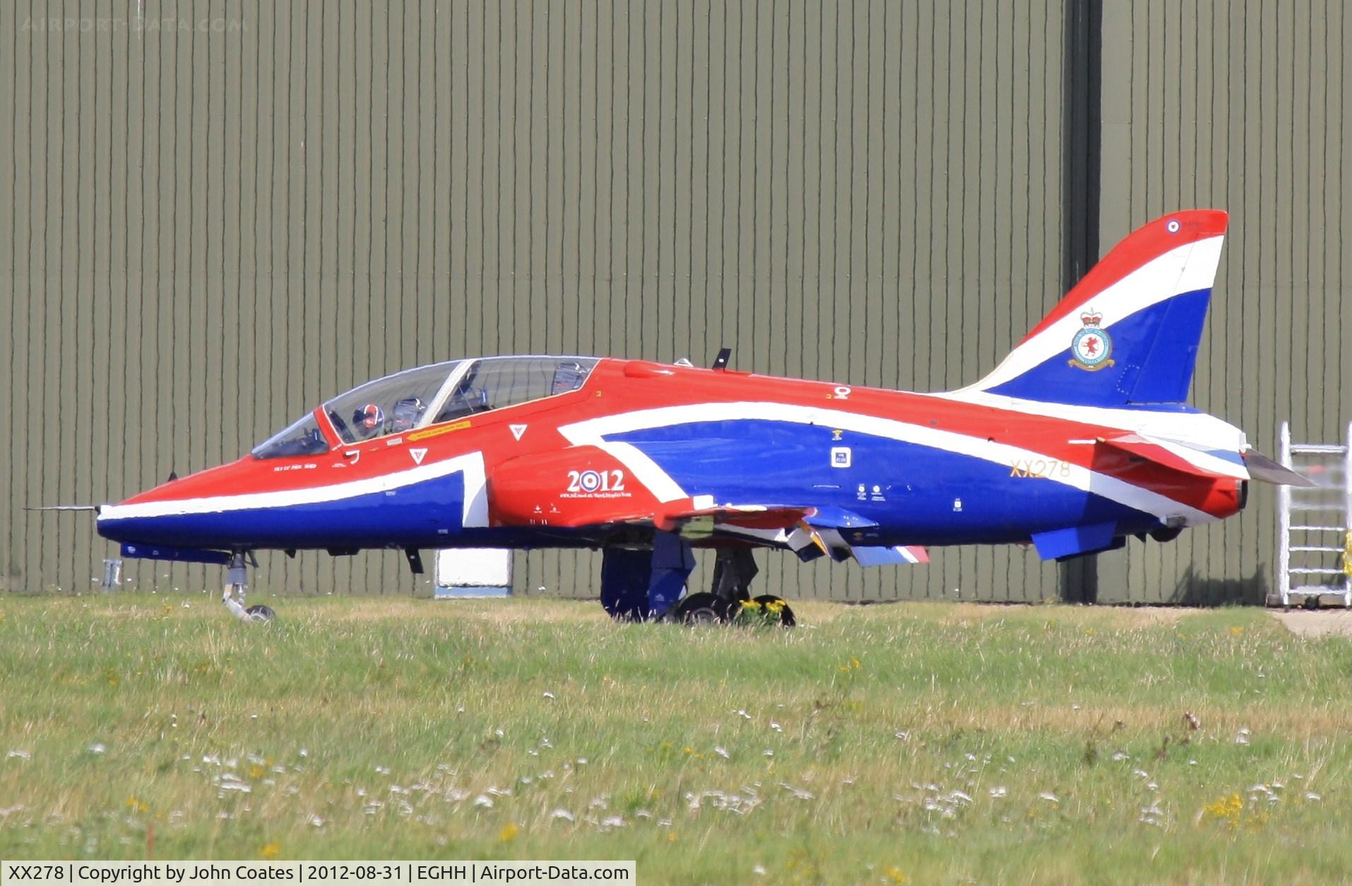 XX278, 1978 Hawker Siddeley Hawk T.1A C/N 103/312103, Taxiing