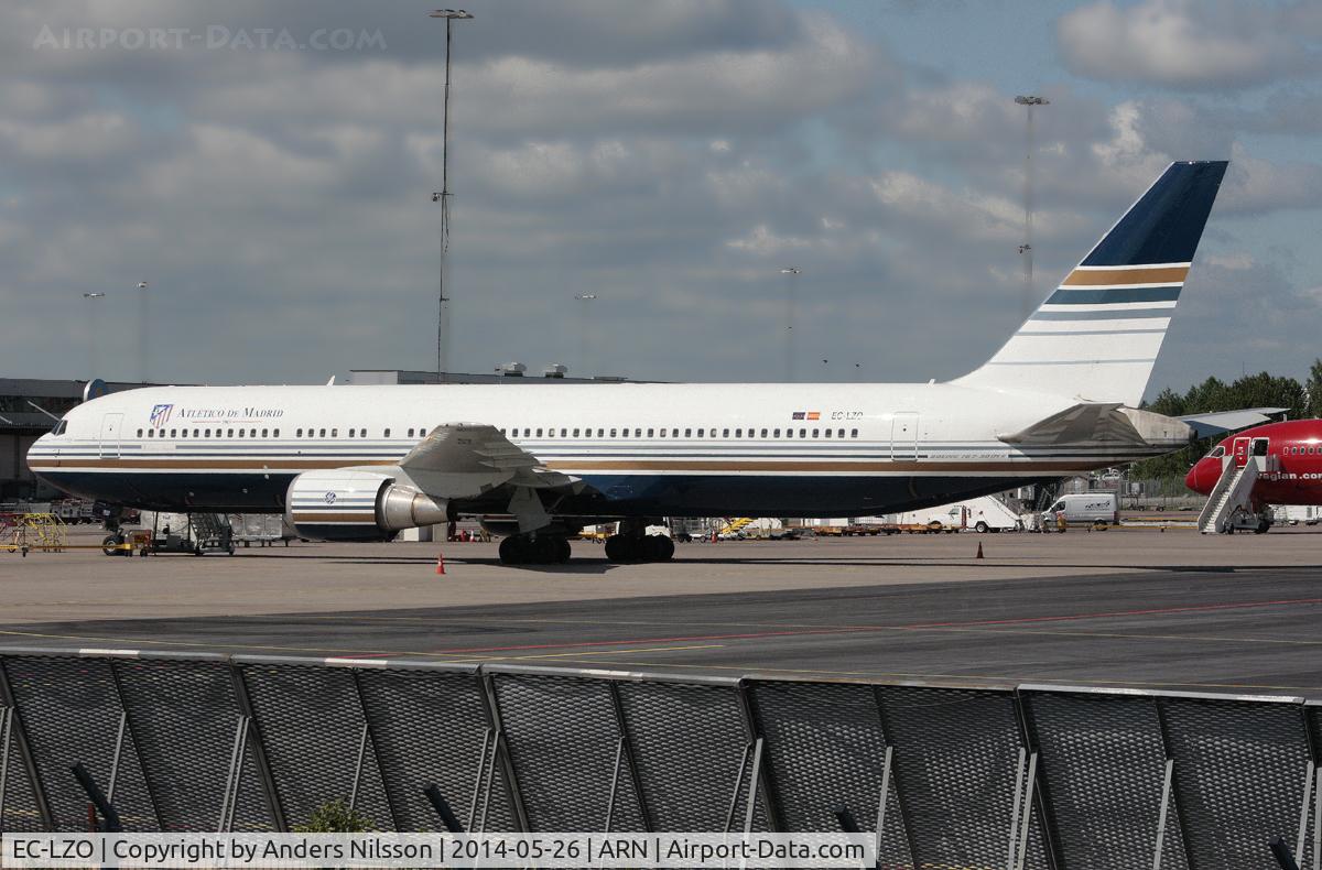 EC-LZO, 1995 Boeing 767-35D/ER C/N 27902, Parked at ramp R. Wet-leased to Thomas Cook Airline Scandinavia.