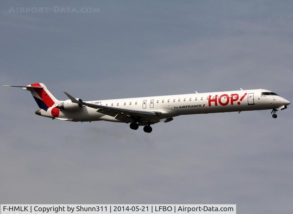 F-HMLK, 2011 Bombardier CRJ-1000EL NG (CL-600-2E25) C/N 19016, Landing rwy 14R