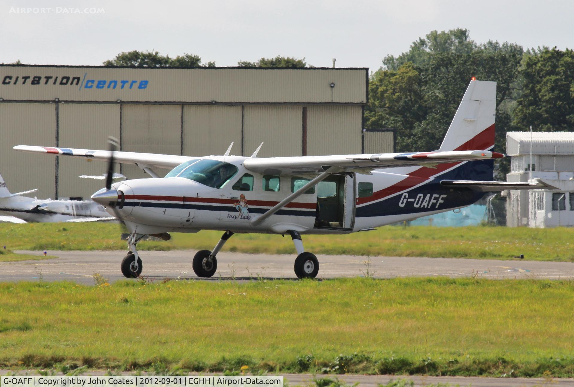 G-OAFF, 2007 Cessna 208 Caravan I C/N 20800415, Taxiing