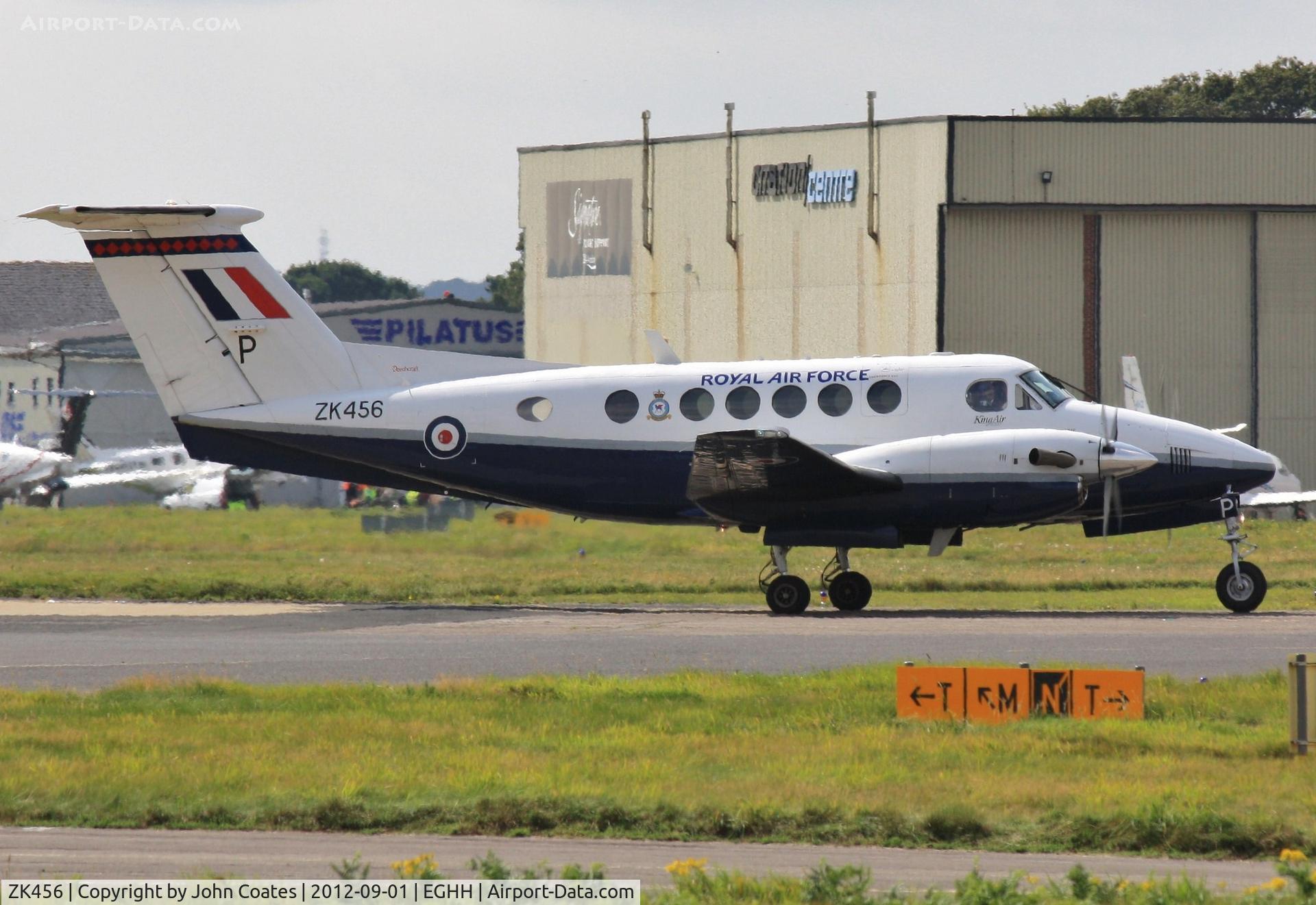 ZK456, 2003 Raytheon B200 King Air C/N BB-1837, Taxiing