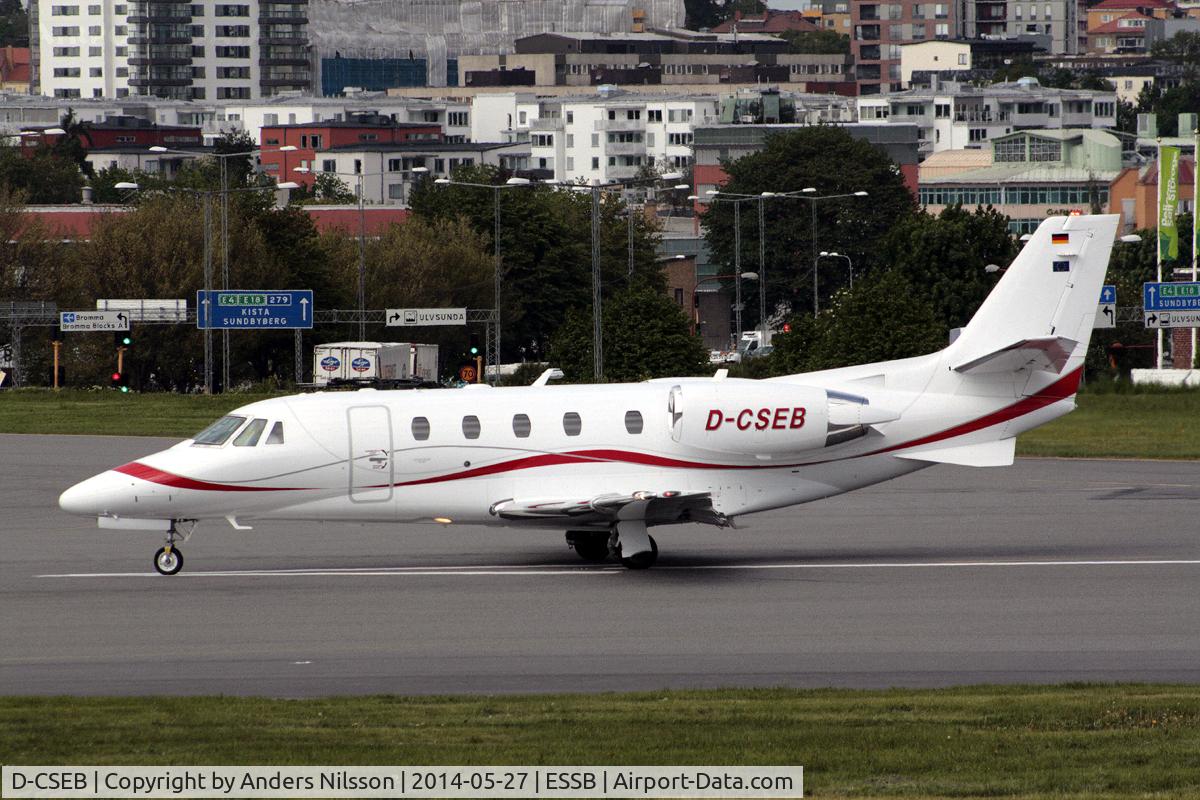 D-CSEB, 2011 Cessna 560XL Citation XLS+ C/N 560-6093, Lining up runway 30.