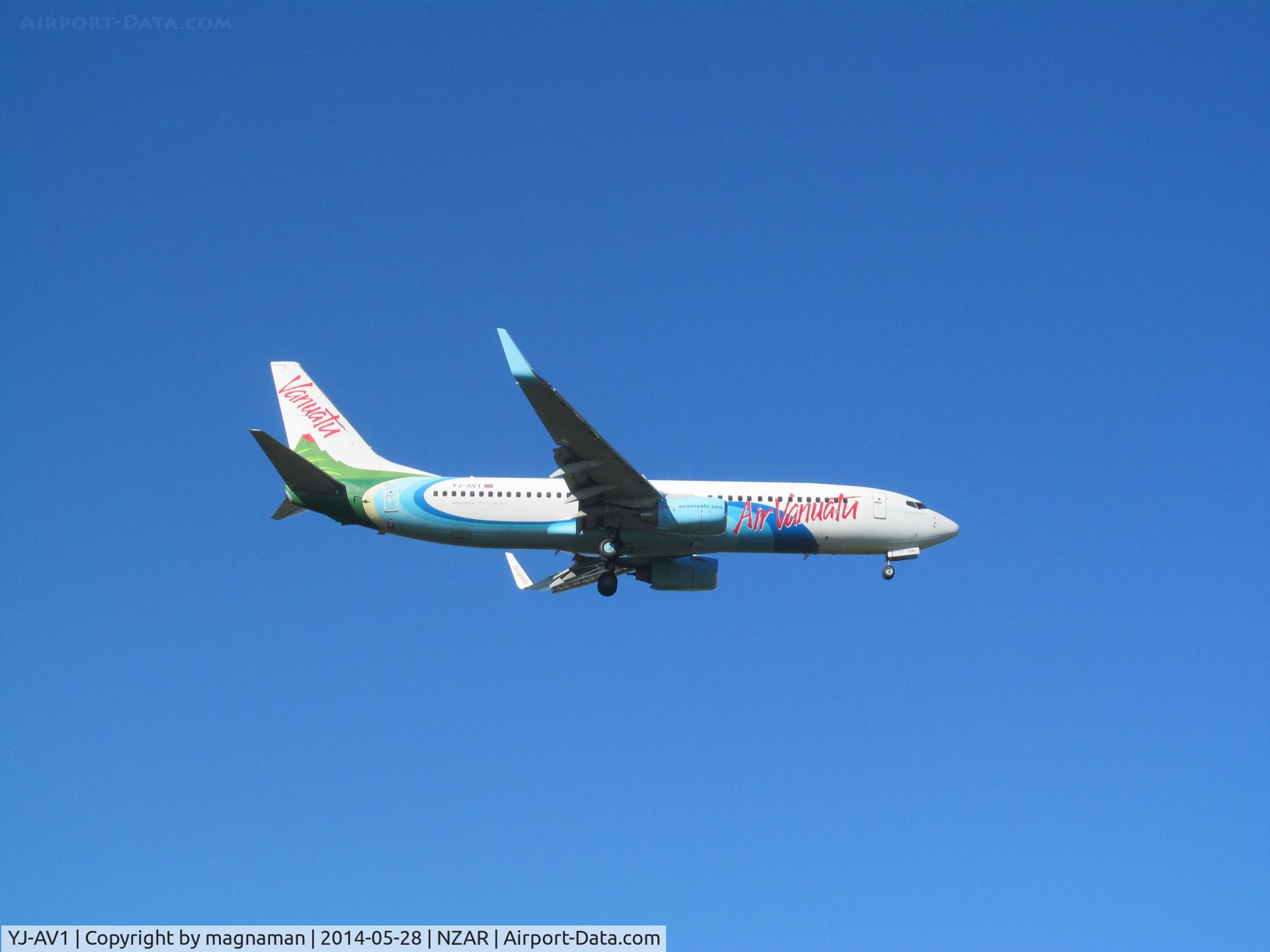 YJ-AV1, 2007 Boeing 737-8Q8 C/N 30734, On finals to AKL
