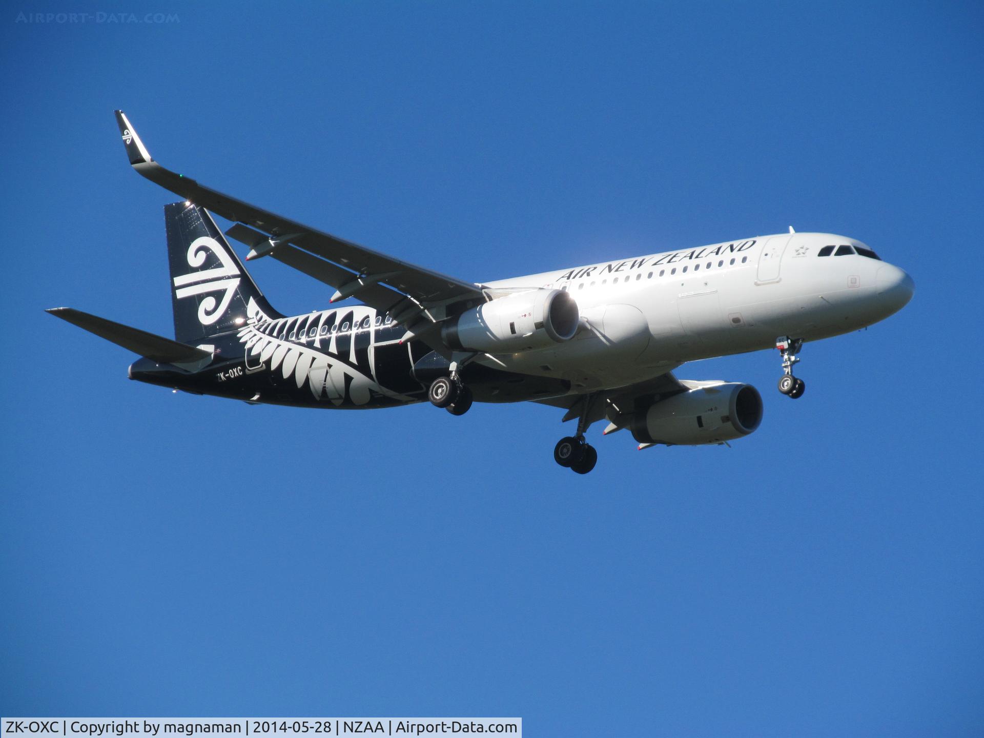 ZK-OXC, 2013 Airbus A320-232 C/N 5847, About to touch down at AKL