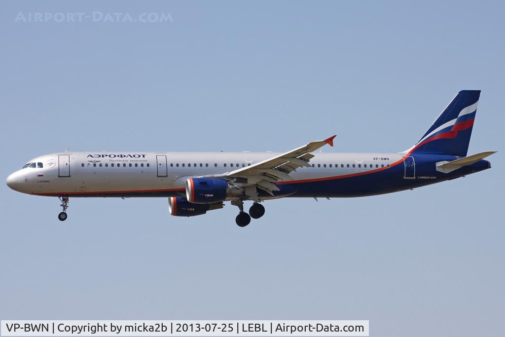 VP-BWN, 2004 Airbus A321-211 C/N 2330, Landing