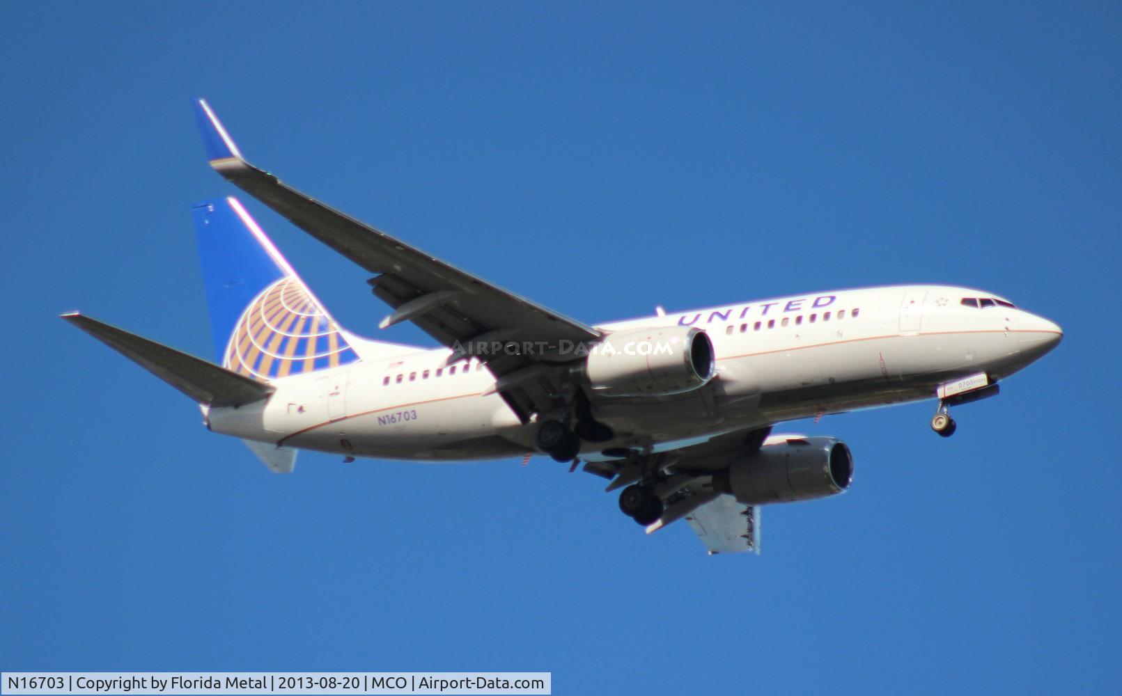 N16703, 1998 Boeing 737-724 C/N 28764, United 737-700