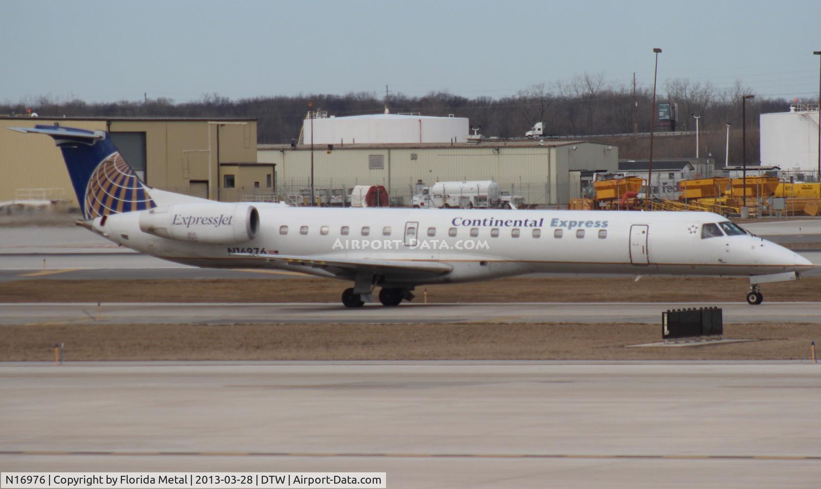 N16976, 1999 Embraer EMB-145LR C/N 145171, United Express E145LR