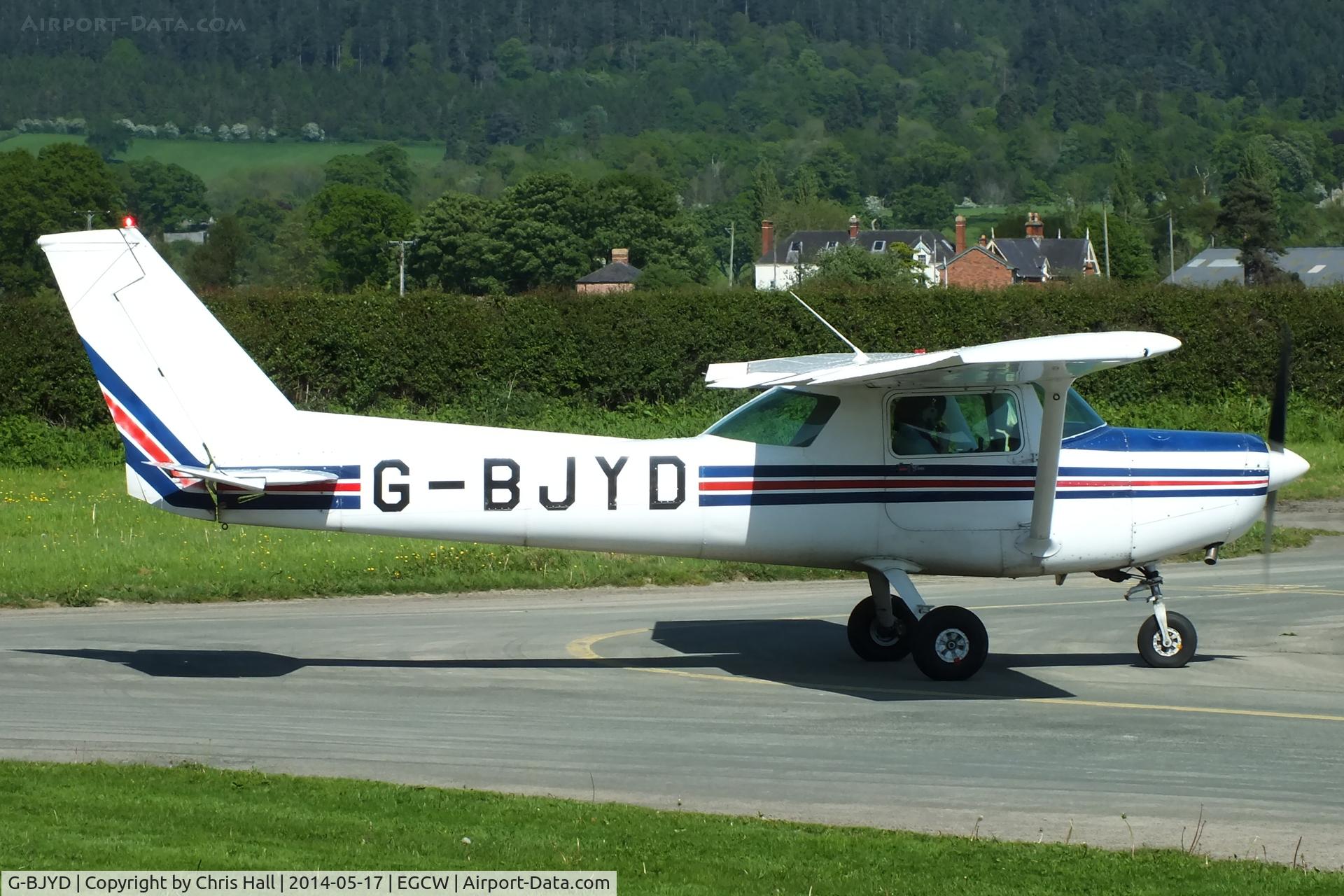 G-BJYD, 1982 Reims F152 C/N 1915, Welshpool resident