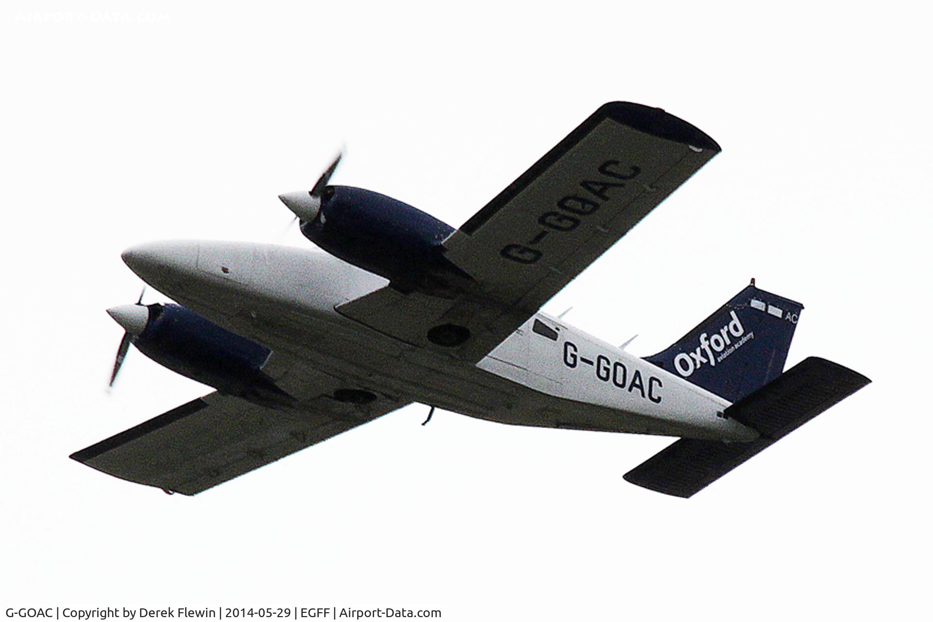 G-GOAC, 1976 Piper PA-34-200T Seneca II C/N 34-7770007, Go-round before departing for Oxford.
