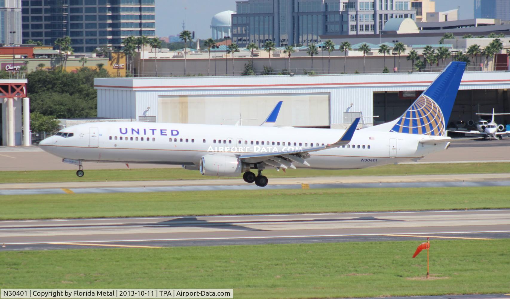N30401, 2001 Boeing 737-924 C/N 30118, United 737-900