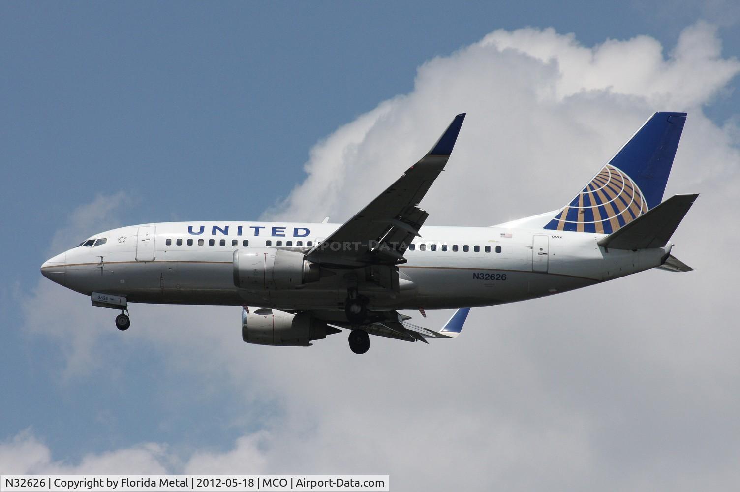 N32626, 1995 Boeing 737-524 C/N 27530, United 737-500