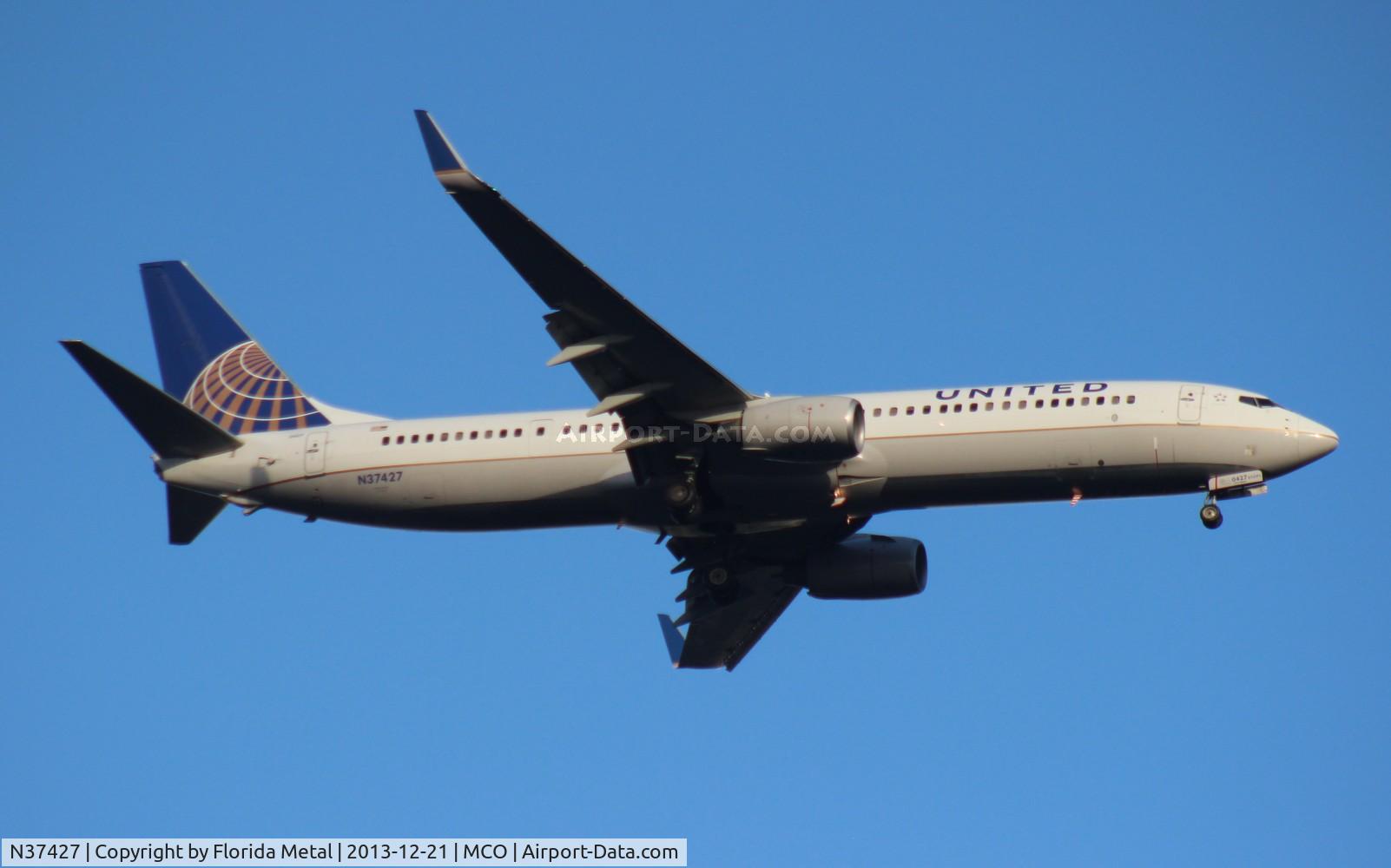 N37427, 2008 Boeing 737-924/ER C/N 37097, United 737-900