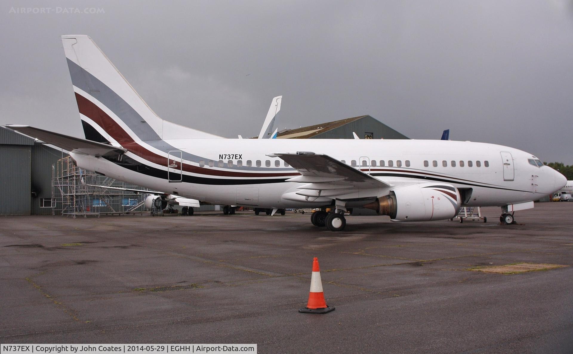N737EX, 1991 Boeing 737-505 C/N 24645, Being prepared and just re-reg'd from EI-EOE