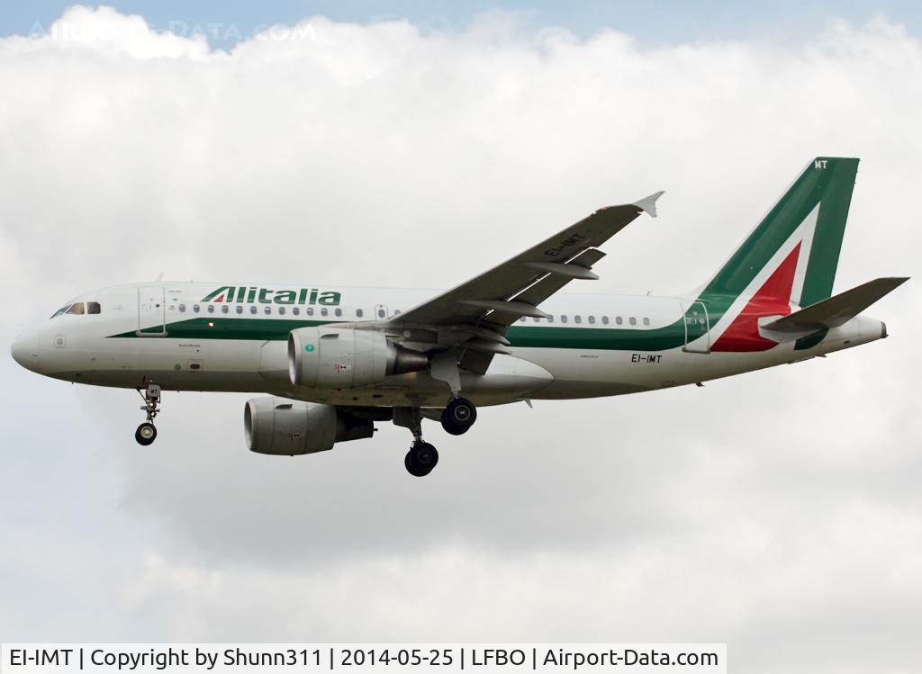 EI-IMT, 2012 Airbus A319-111 C/N 5018, Landing rwy 32L