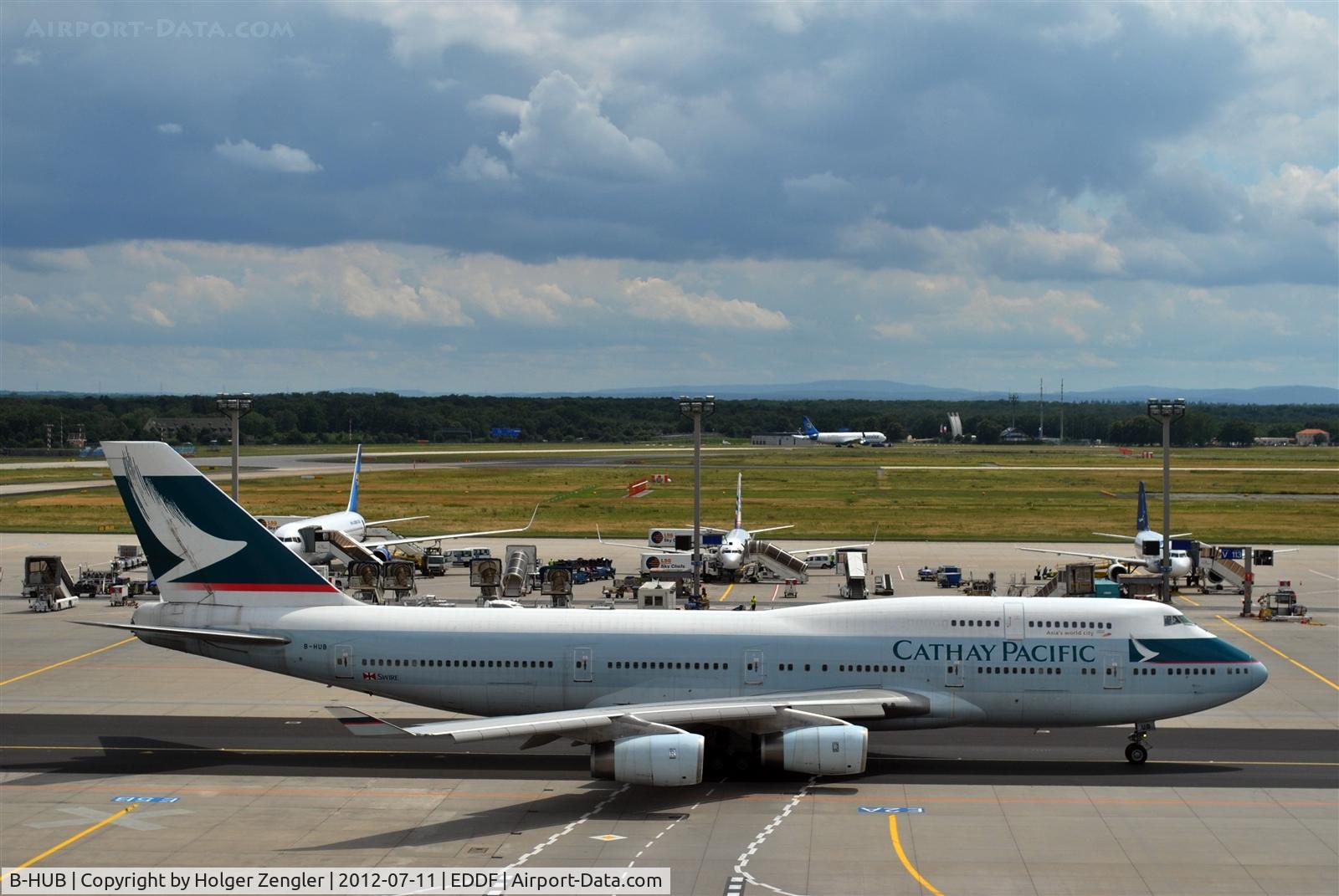 B-HUB, 1992 Boeing 747-467 C/N 25873, On taxi for departue.....