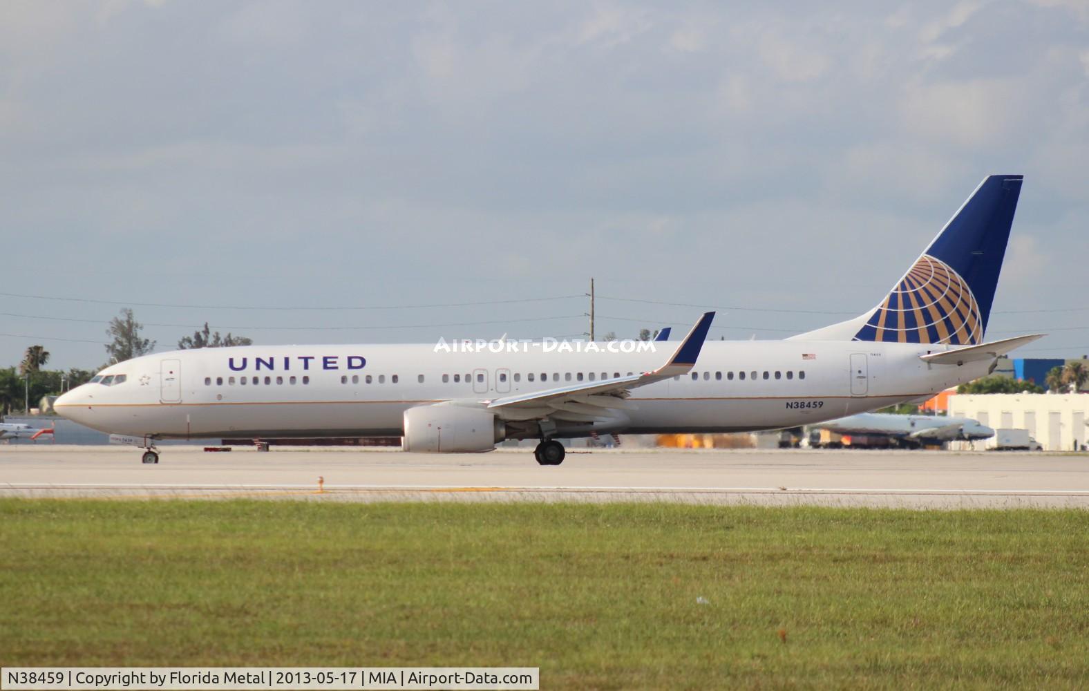 N38459, 2012 Boeing 737-924/ER C/N 37206, United 737-900
