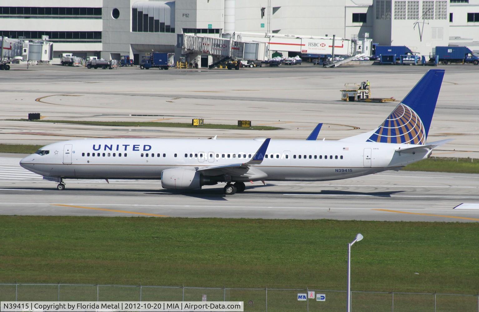 N39415, 2008 Boeing 737-924/ER C/N 32826, United 737-900