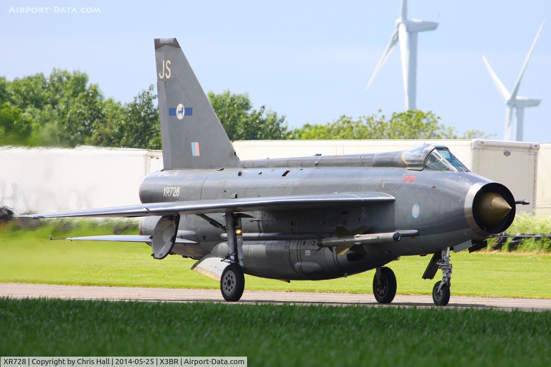 XR728, 1965 English Electric Lightning F.6 C/N 95213, back tracking after its fast taxy run