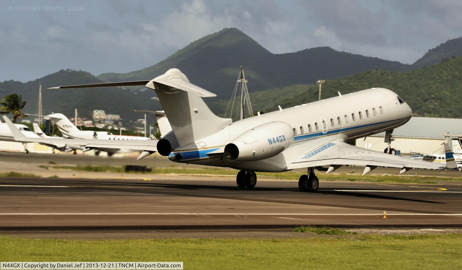 N44GX, 2004 Bombardier BD-700-1A10 Global Express C/N 9142, N44GX