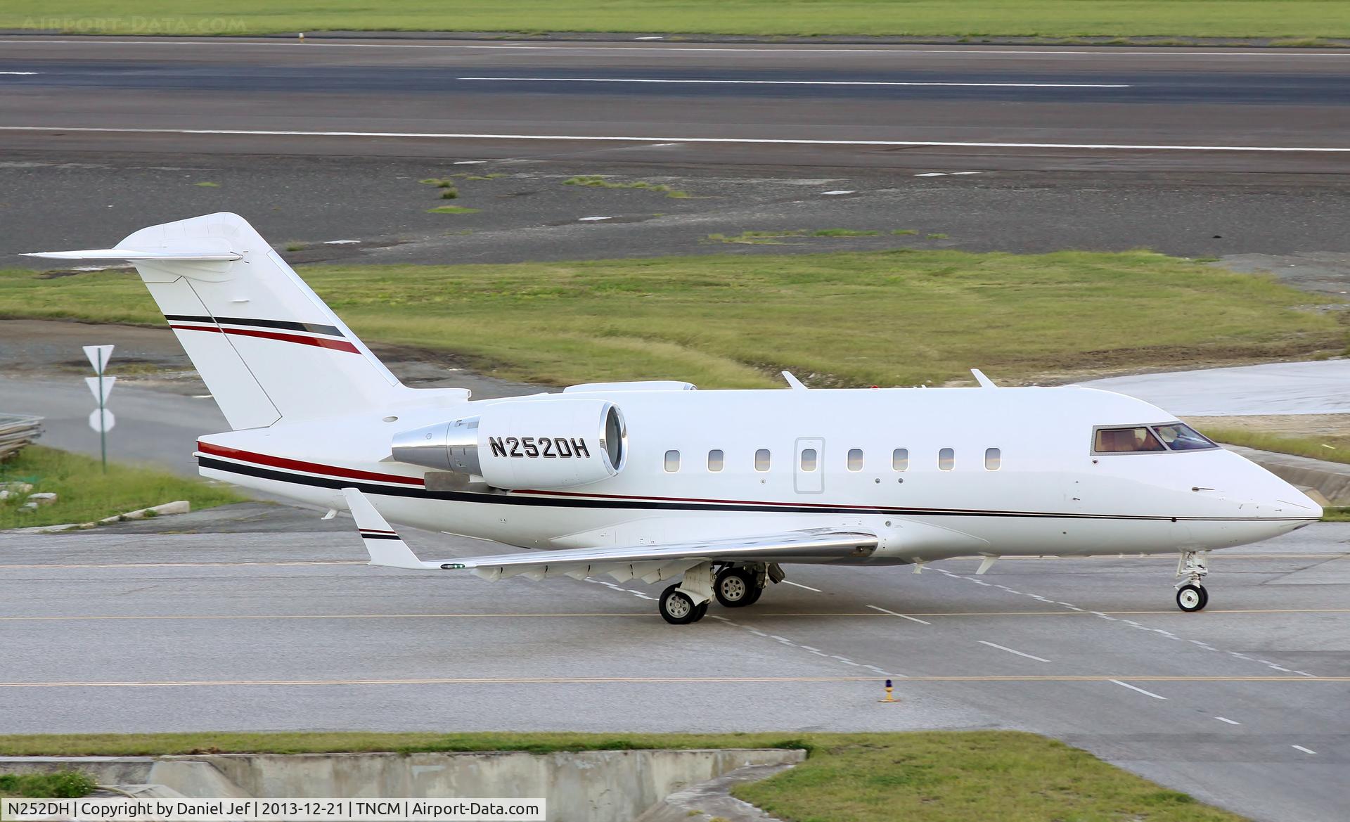 N252DH, 1999 Bombardier Challenger 604 (CL-600-2B16) C/N 5419, N252DH
