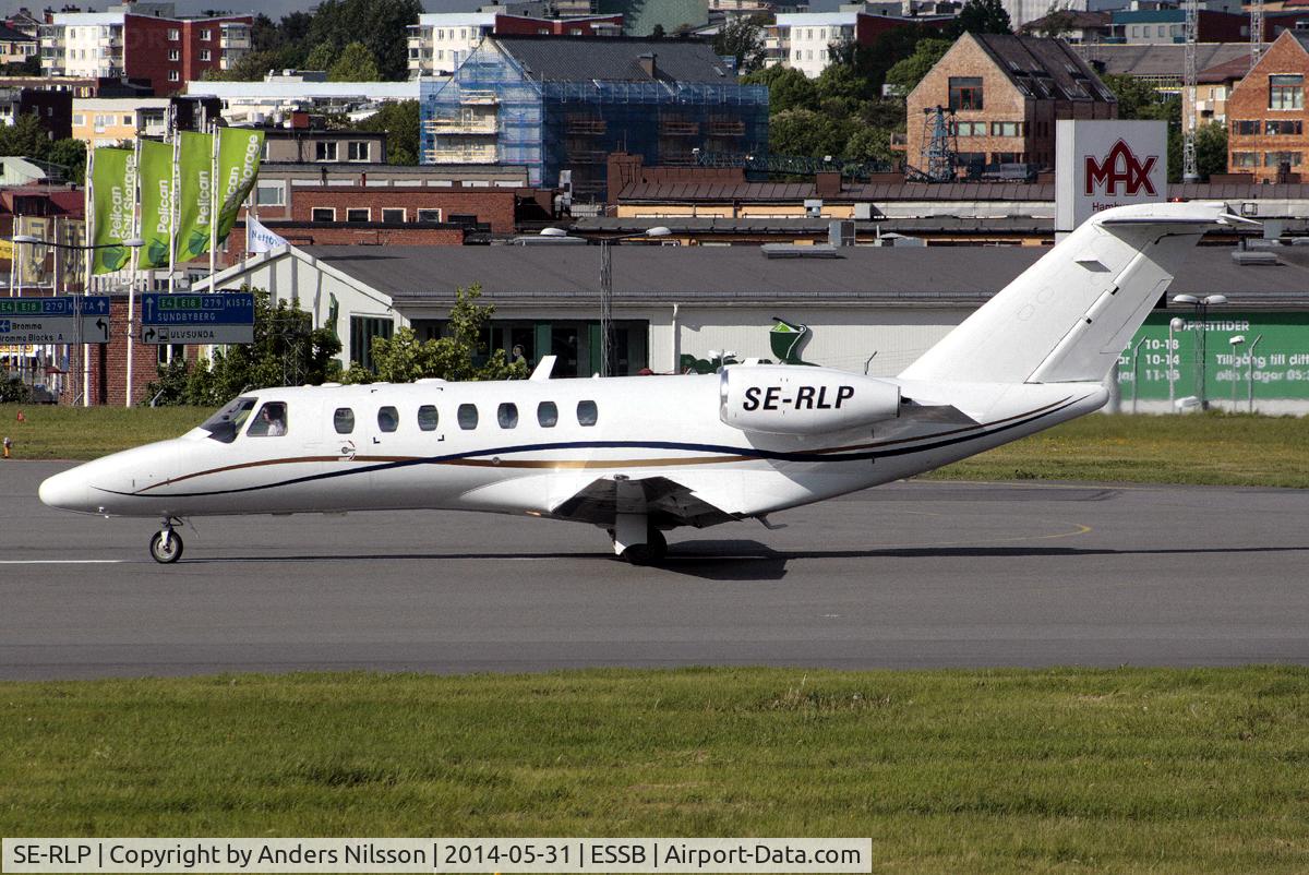 SE-RLP, 2005 Cessna 525B CitationJet CJ3 C/N 525B-0016, Lining up runway 30.