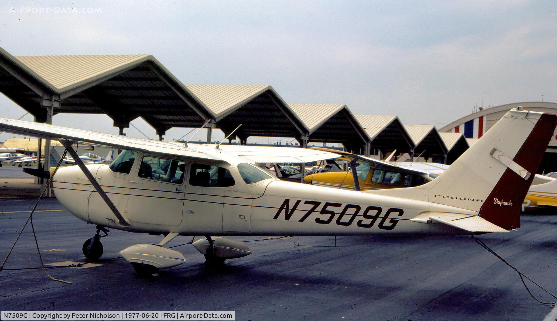 N7509G, 1970 Cessna 172K Skyhawk C/N 17259209, This Cessna 172K Skyhawk was seen at Republic Airfield on Long Island in the Summer of 1977.