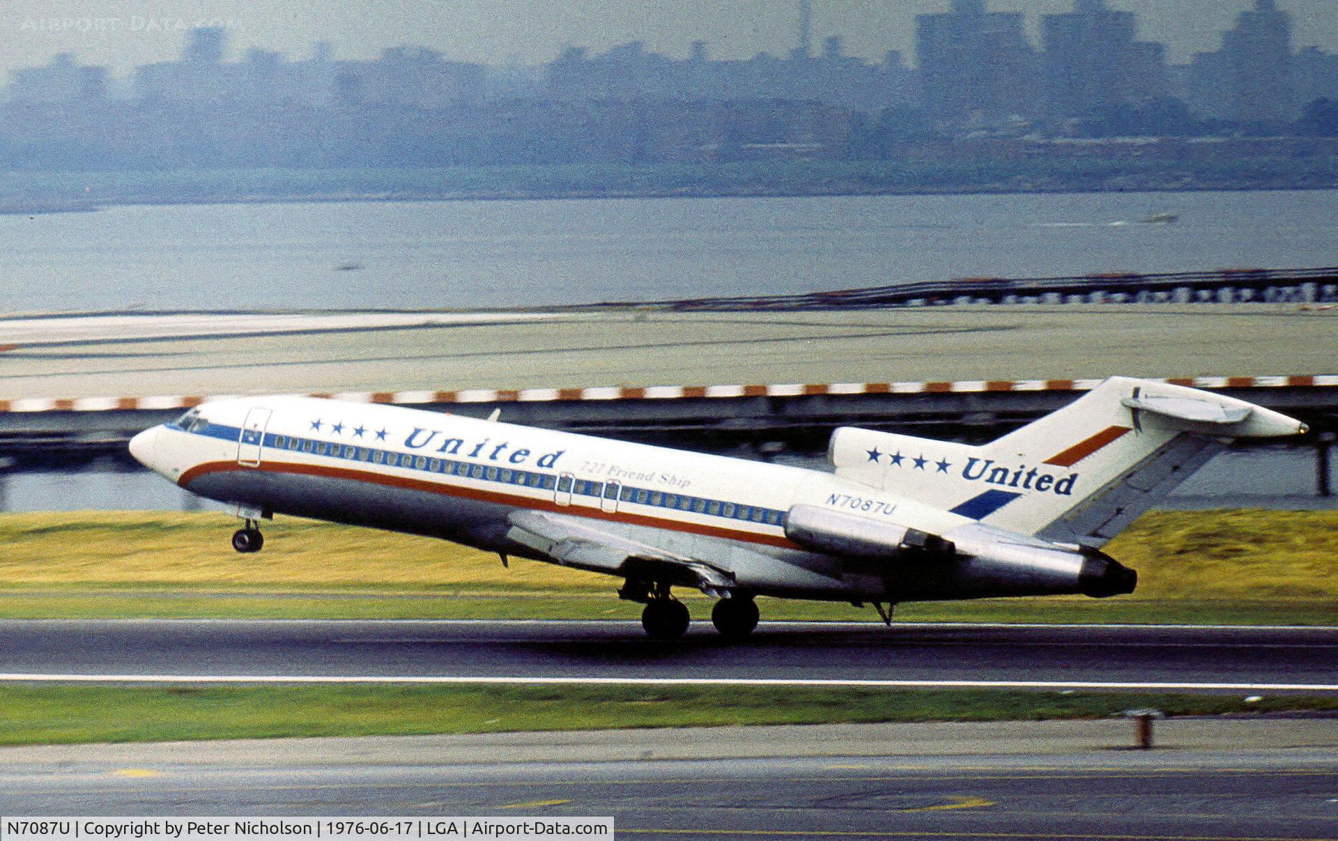 N7087U, 1967 Boeing 727-22 C/N 19151, This United Airlines Boeing 727-22 was seen at La Guardia in the Summer of 1976.