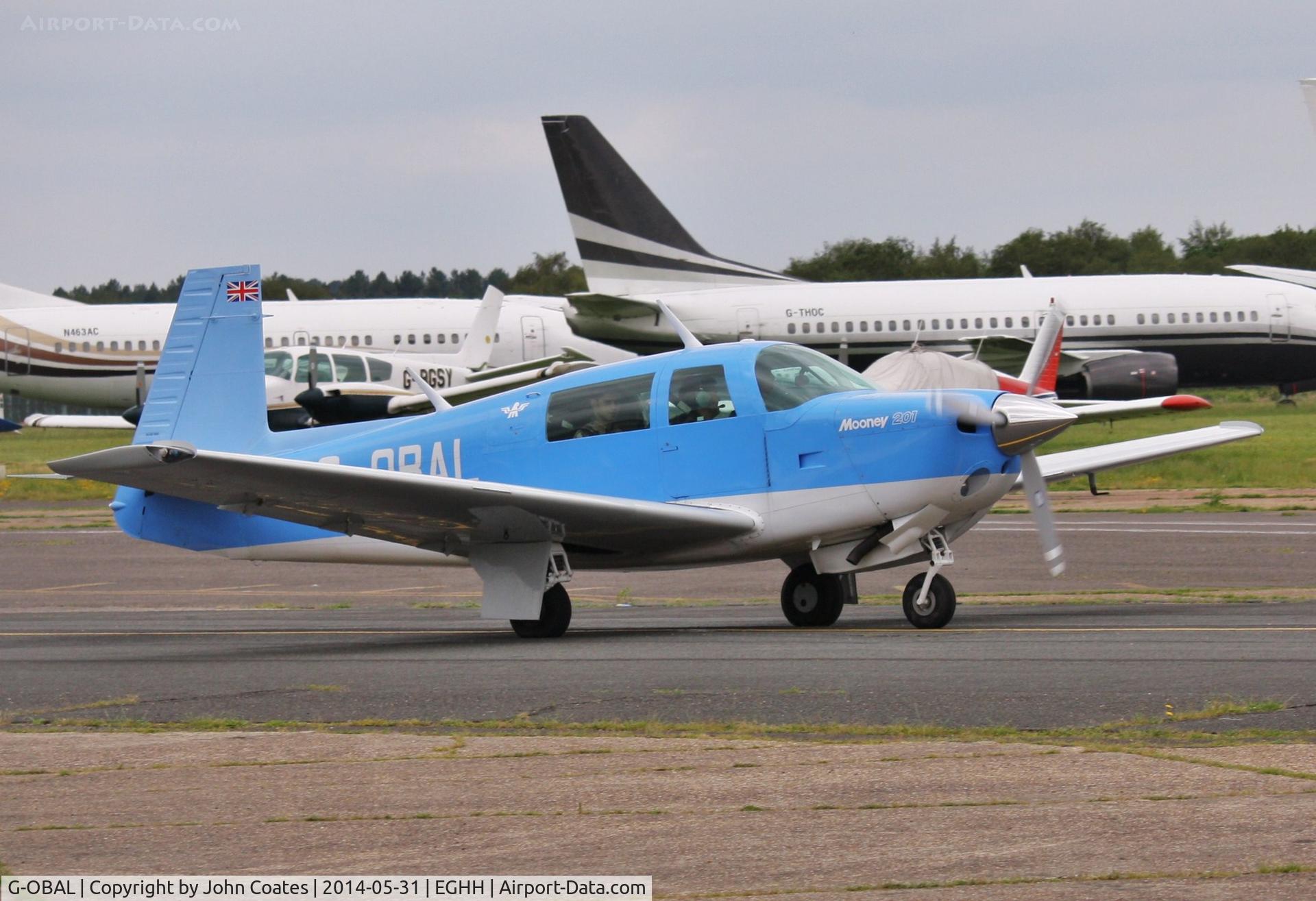 G-OBAL, 1986 Mooney M20J 201 C/N 24-1601, Taxiing