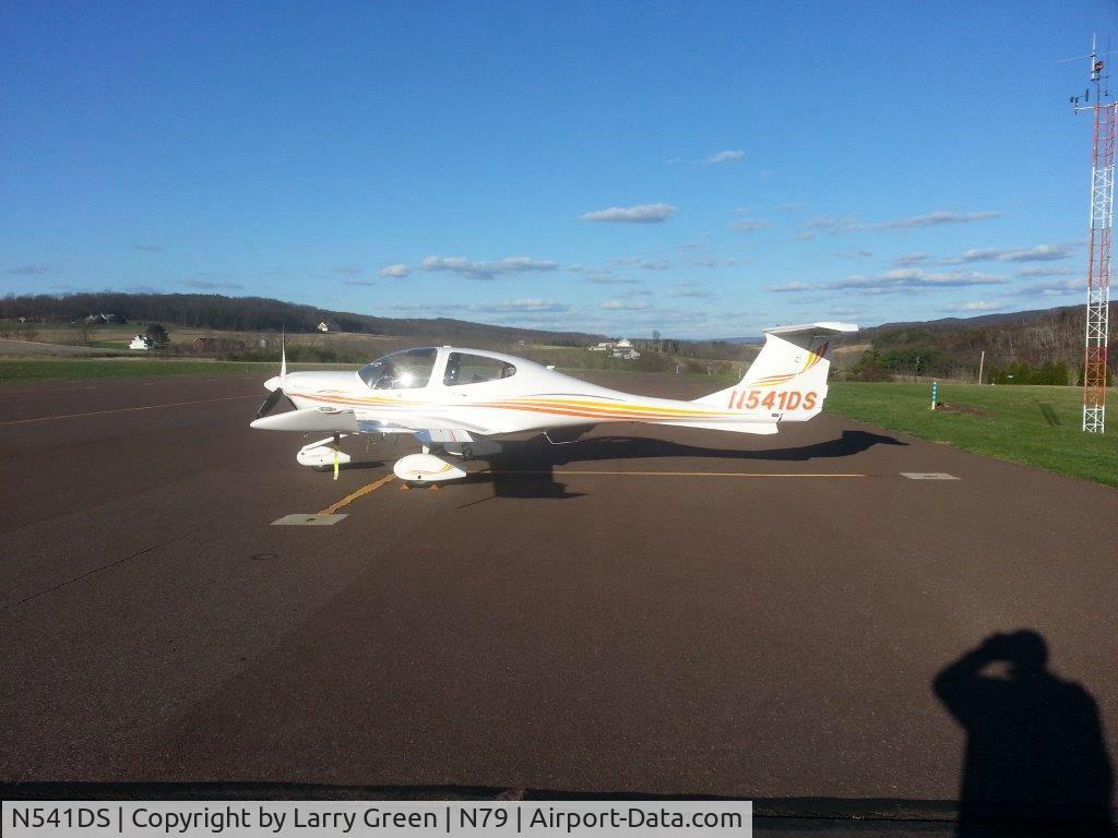 N541DS, 2001 Diamond DA-40 Diamond Star C/N 40041, 2014, N79