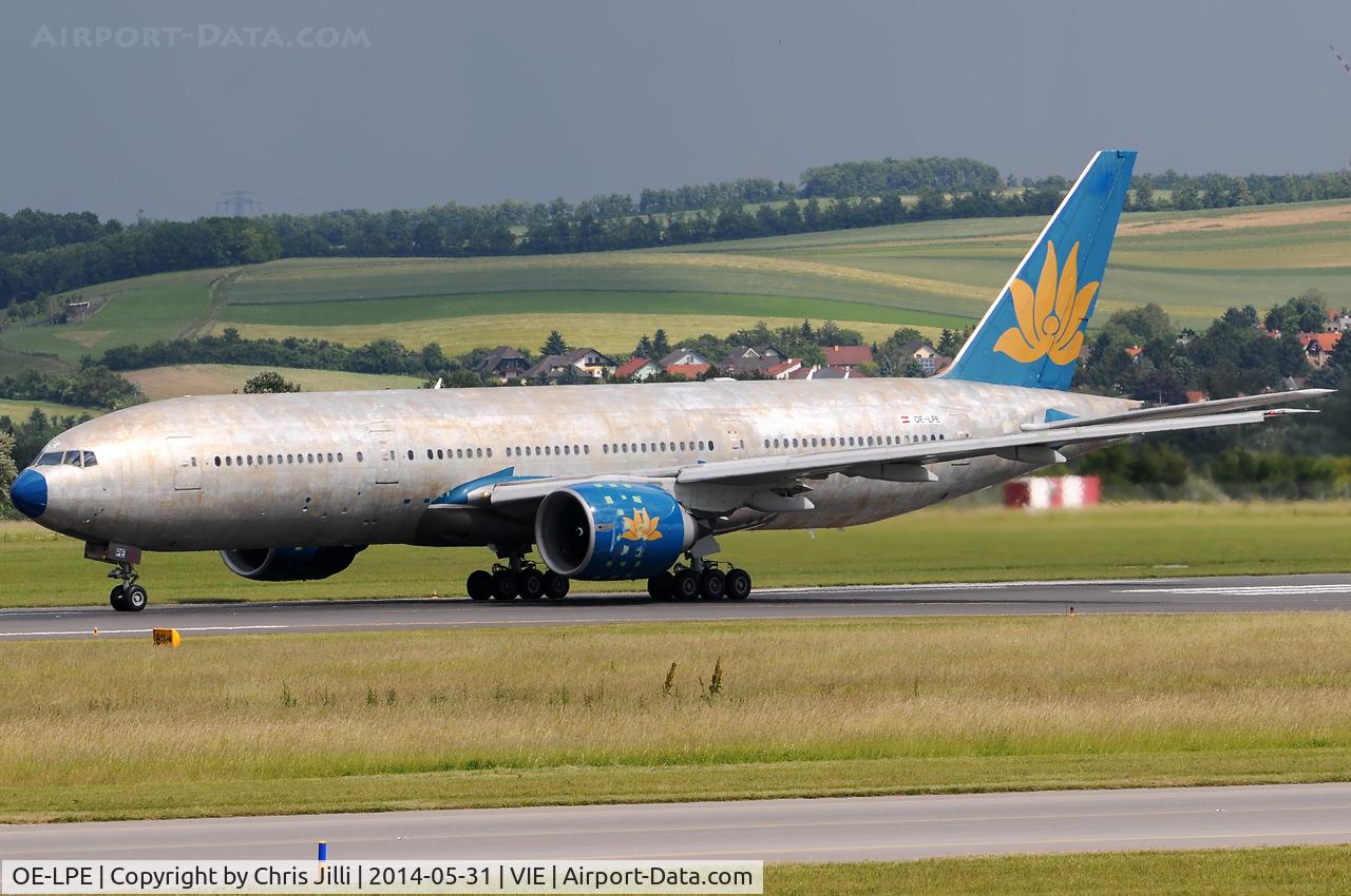 OE-LPE, 1998 Boeing 777-2Q8/ER C/N 27607, Austrian Airlines