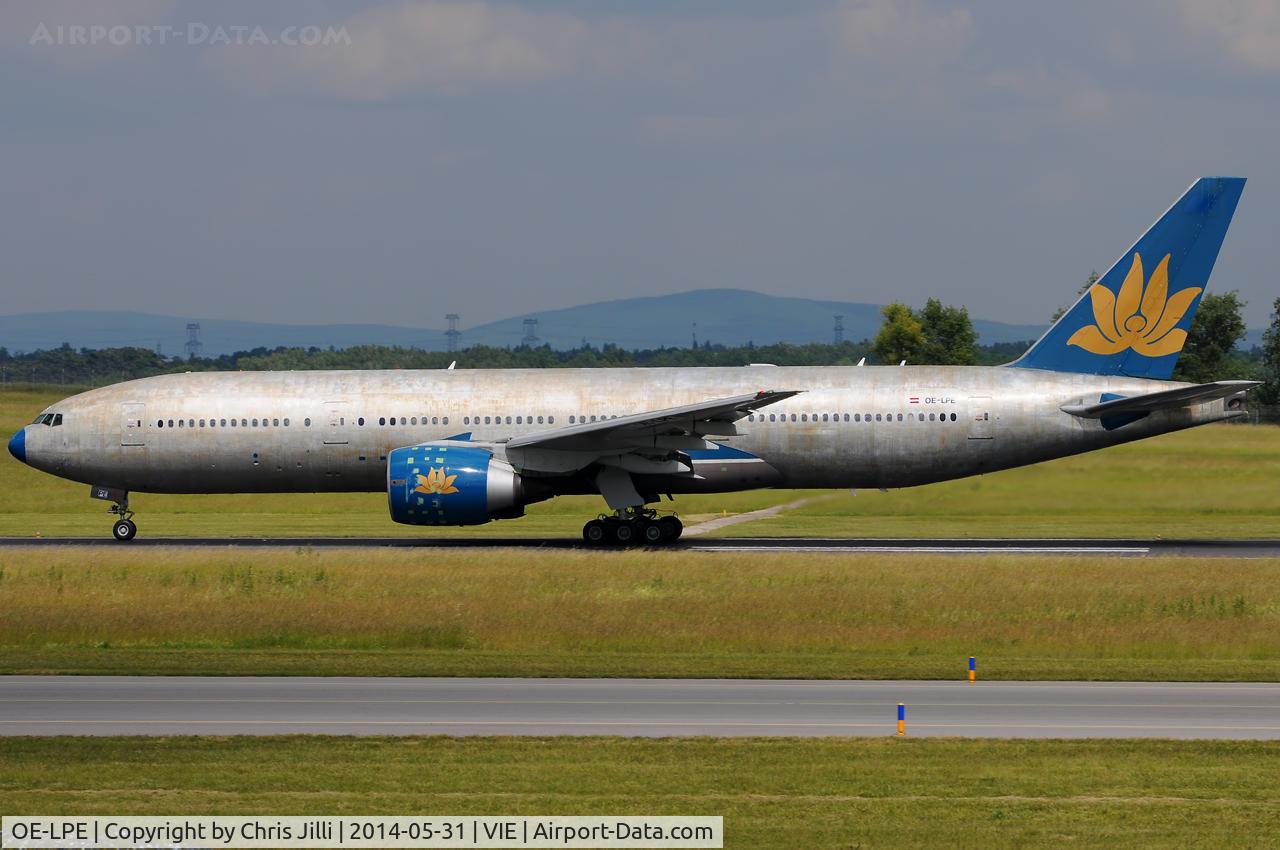 OE-LPE, 1998 Boeing 777-2Q8/ER C/N 27607, Austrian Airlines