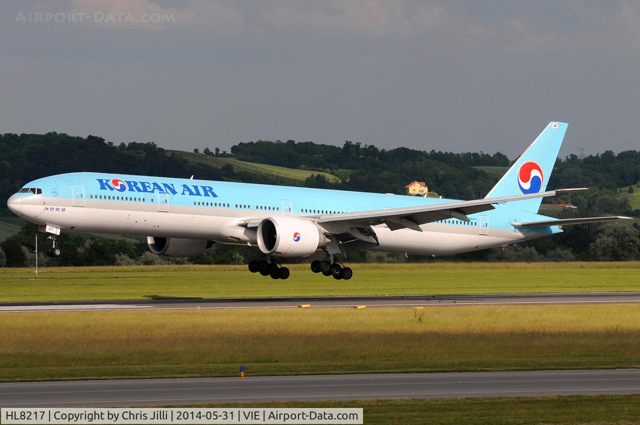 HL8217, 2011 Boeing 777-3B5/ER C/N 37648, Korean Air