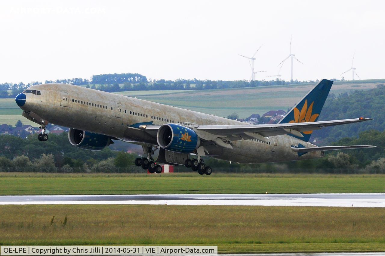 OE-LPE, 1998 Boeing 777-2Q8/ER C/N 27607, Austrian Airlines