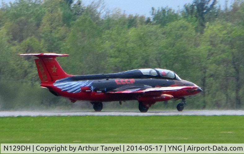 N129DH, 1965 Aero L-29 Delfin C/N 591324, Taxiing after performing @ the Youngstown Airshow