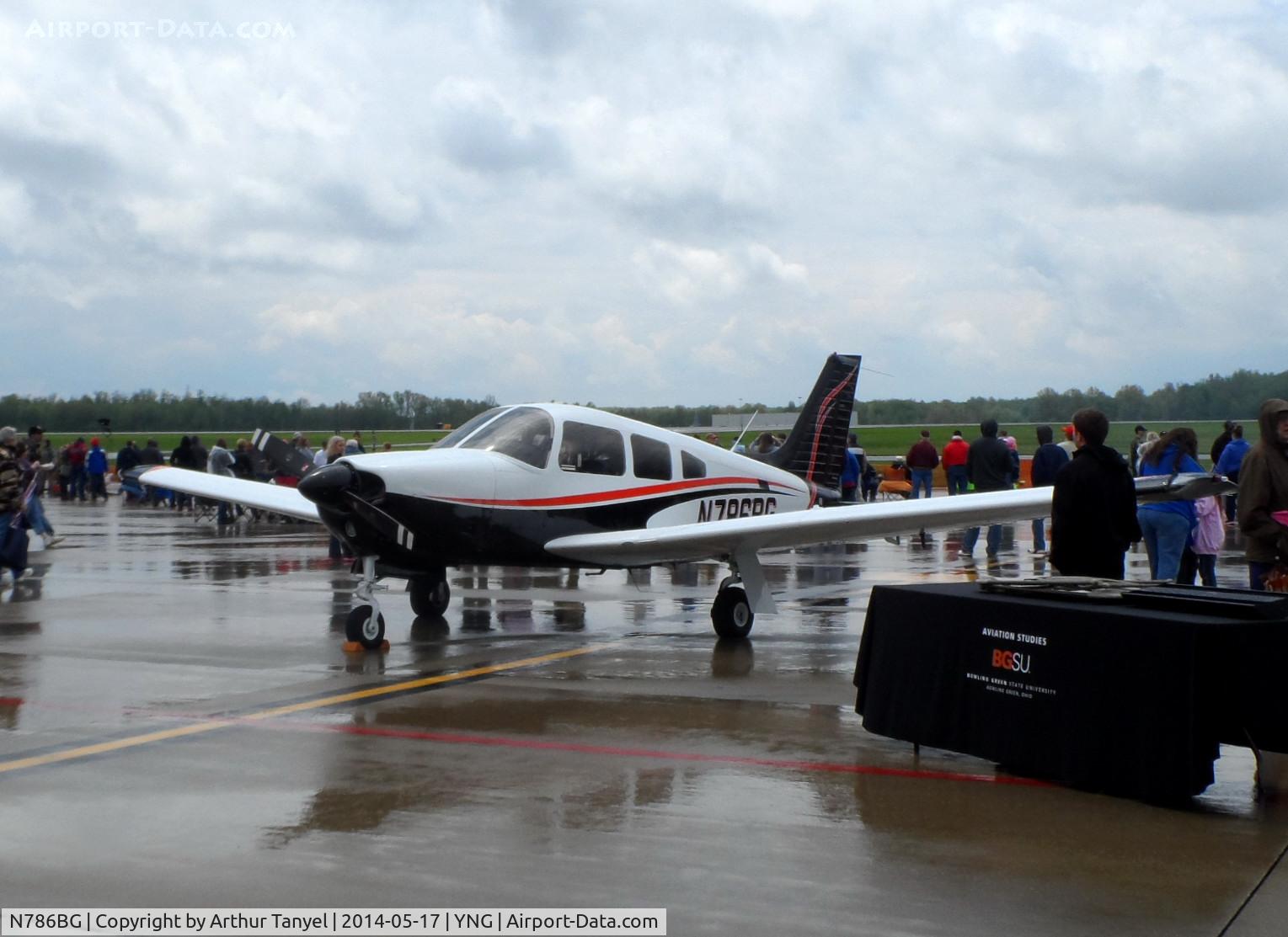 N786BG, 2006 Piper PA-28R-201 Cherokee Arrow III C/N 2844126, On display @ the Youngstown Airshow