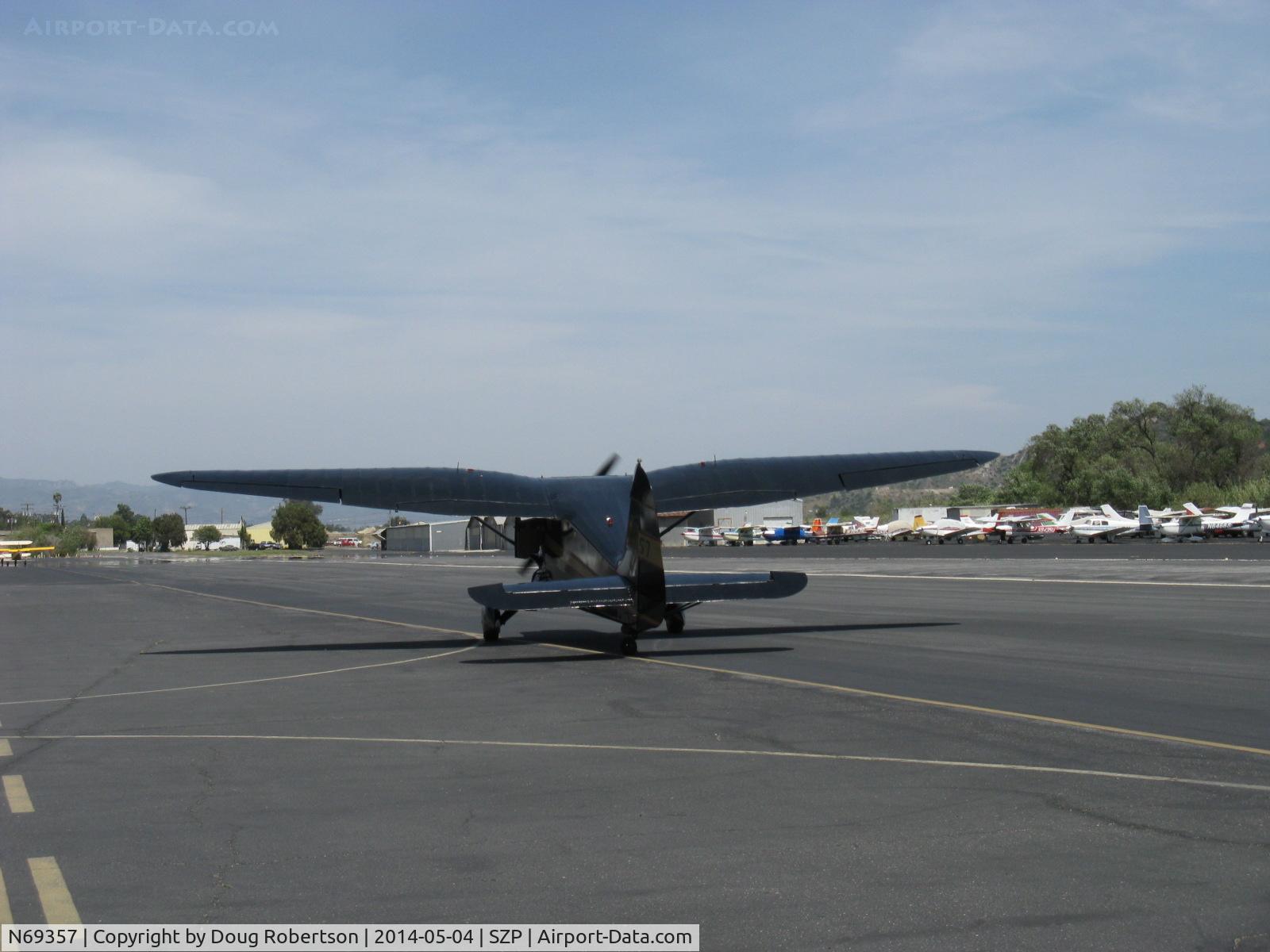 N69357, 1944 Stinson V77 Reliant C/N 77-448, 1944 Stinson V-77 by Vultee Aviation, Lycoming R-680-13 per engine data plate, 9 cylinder 300 Hp radial, note beautiful distinctive gull-wing shapes, taxi to 22