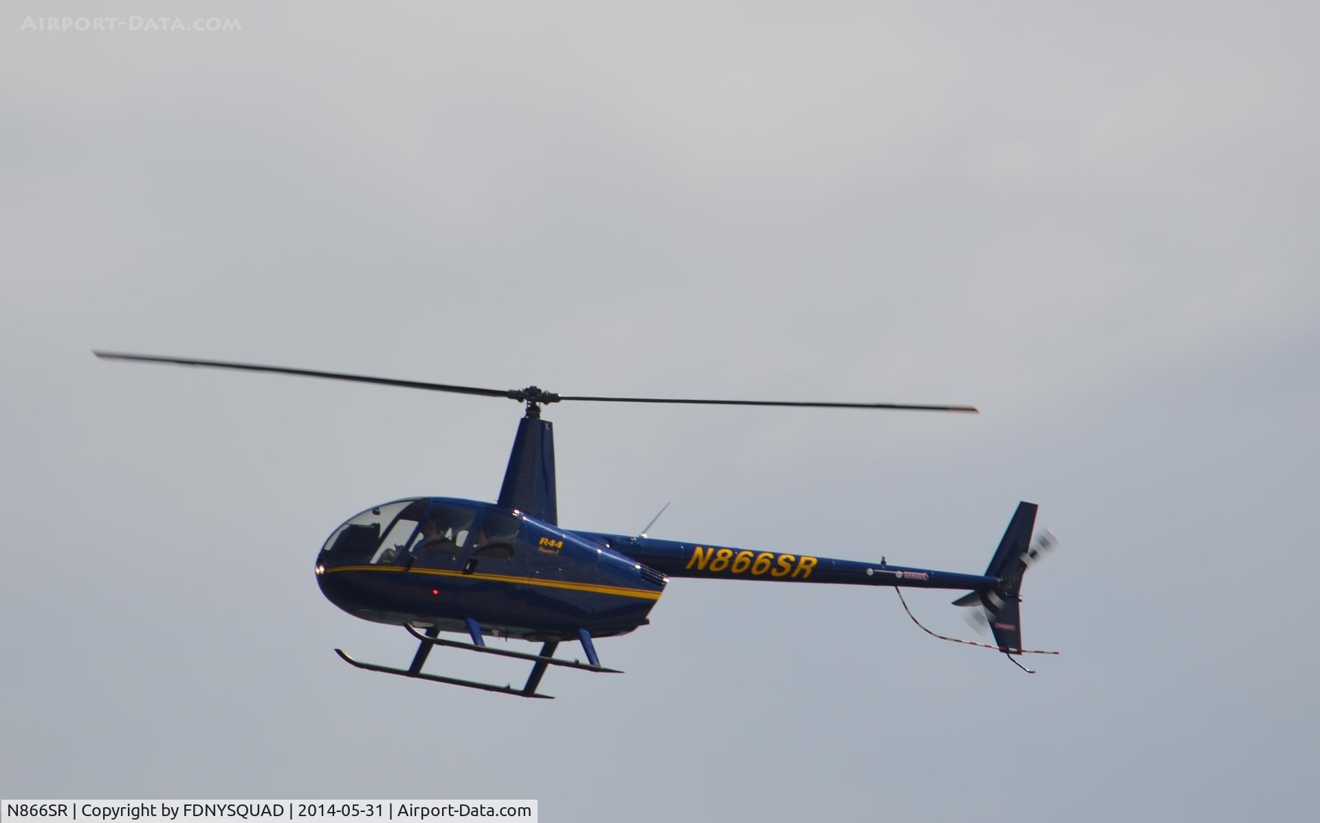 N866SR, 2012 Robinson R44 C/N 2258, Flying over Coney Island, New york