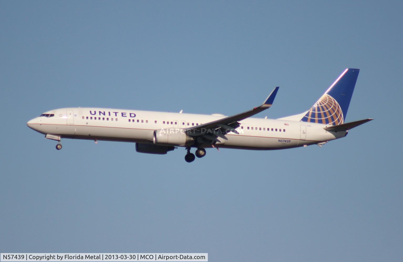 N57439, 2009 Boeing 737-924/ER C/N 33534, United 737-900