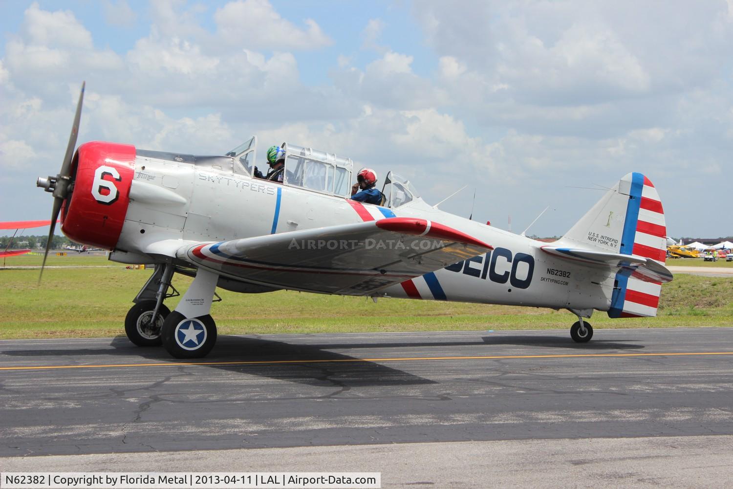 N62382, 1940 North American SNJ-2 Texan C/N 2039, Skytypers SNJ-2 at Sun N Fun