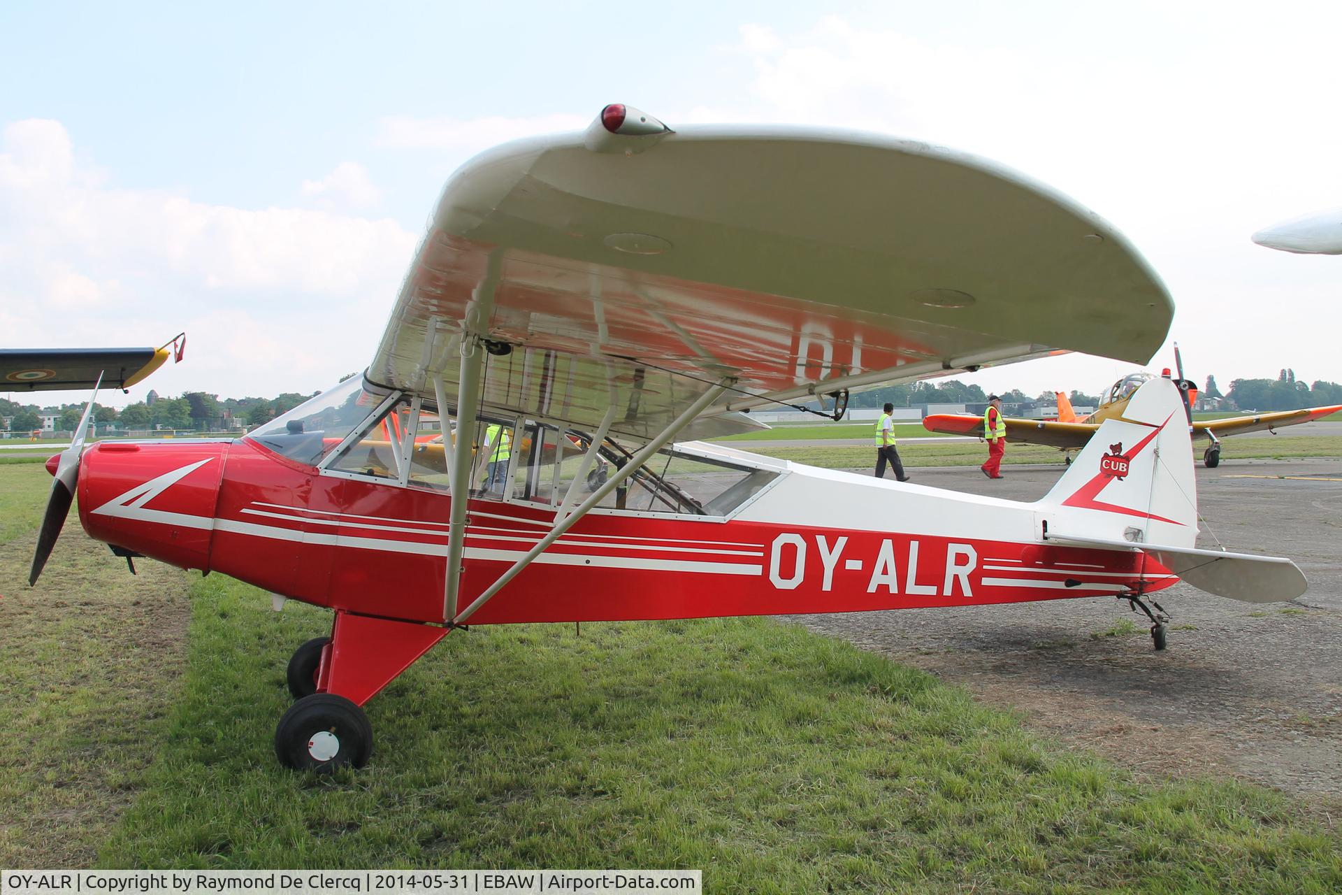 OY-ALR, 1943 Piper L-4J Grasshopper (J3C-65D) C/N 12987, Stampe Fly Inn, Antwerp Airport.