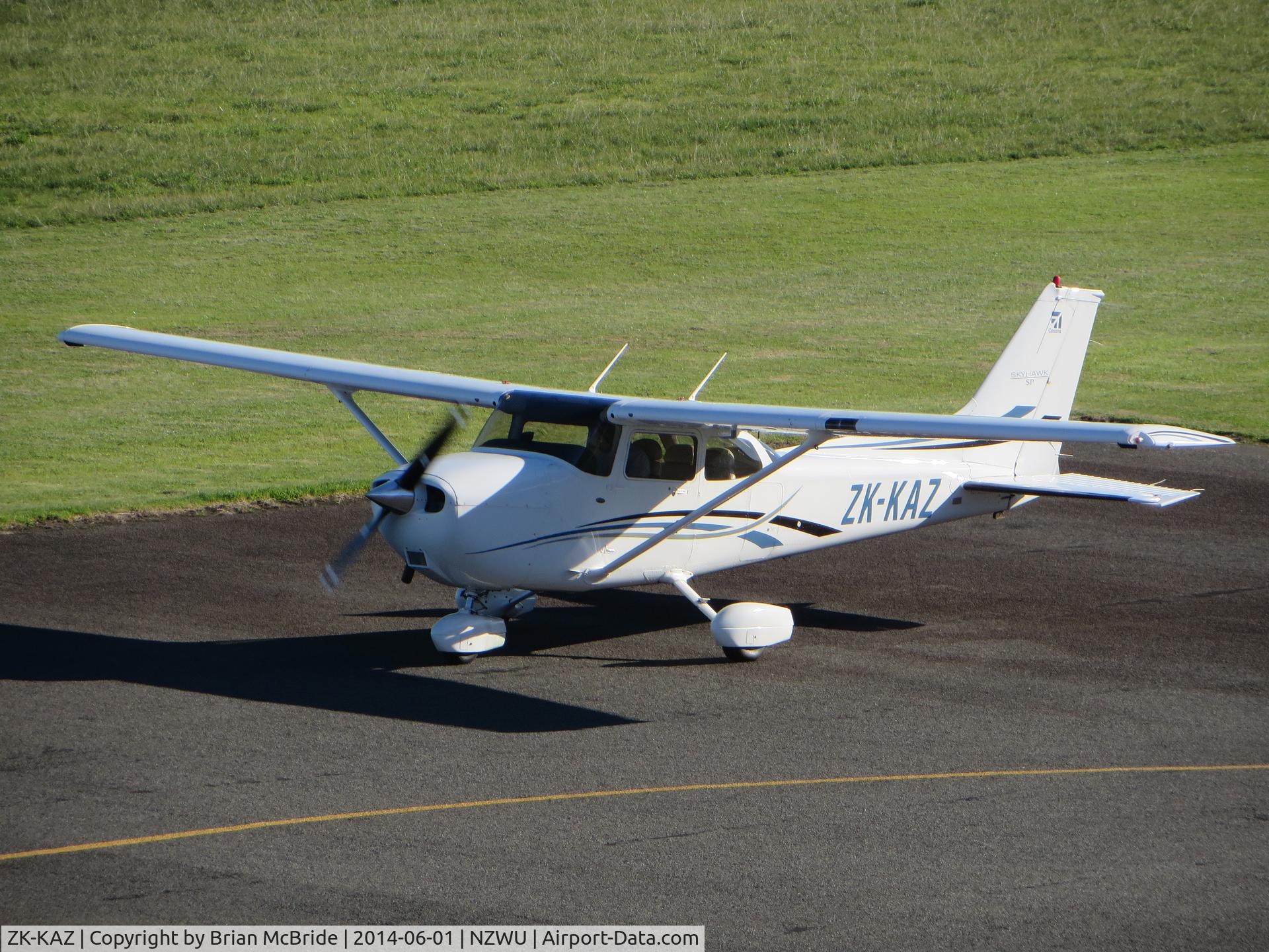 ZK-KAZ, 2006 Cessna 172S C/N 172S10406, Cessna 172S Skyhawk. ZK-KAZ cn 172S10406. Wanganui (WAG NZWU). Image © Brian McBride. 01 June 2014