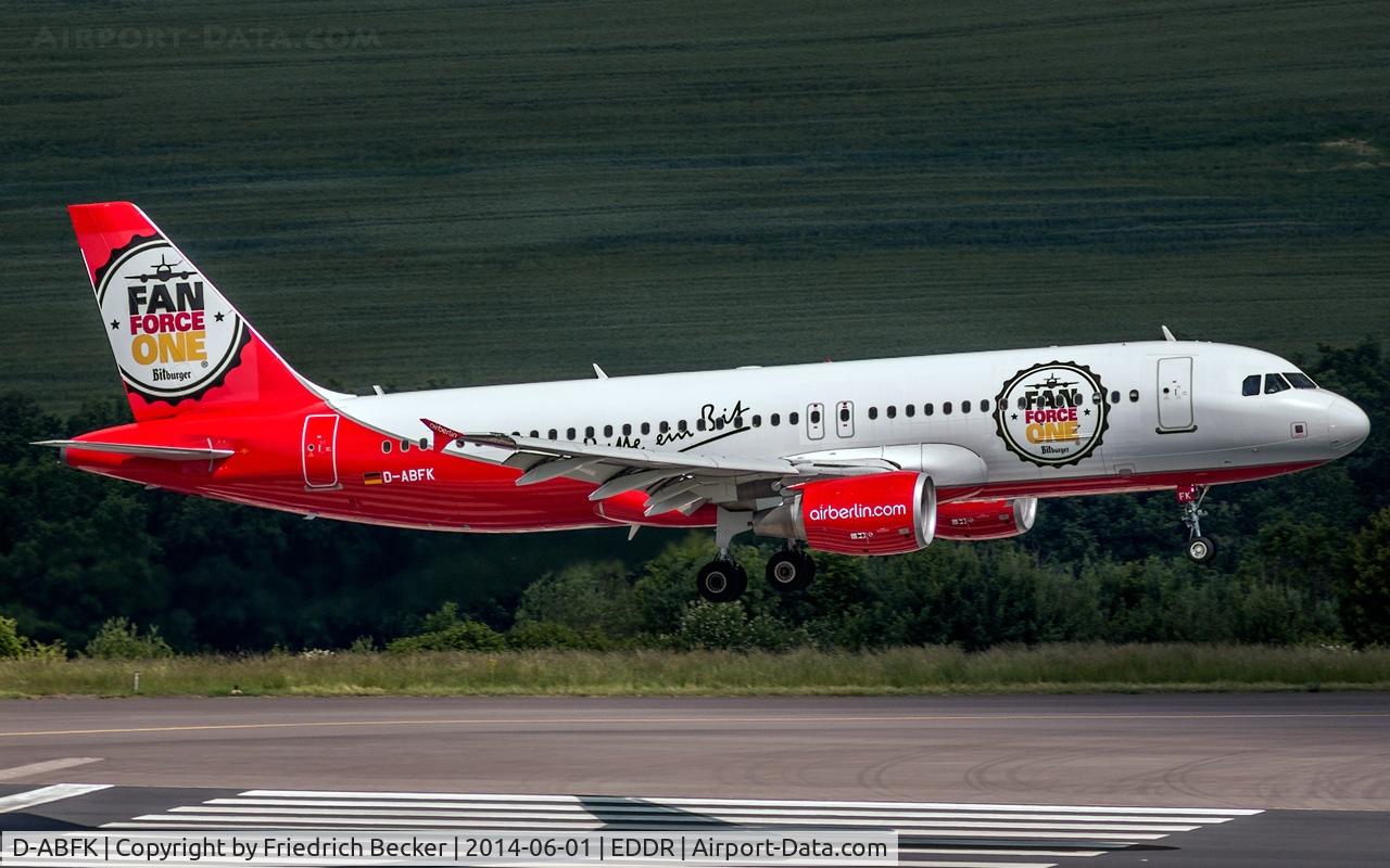 D-ABFK, 2010 Airbus A320-214 C/N 4433, moments prior touchdown